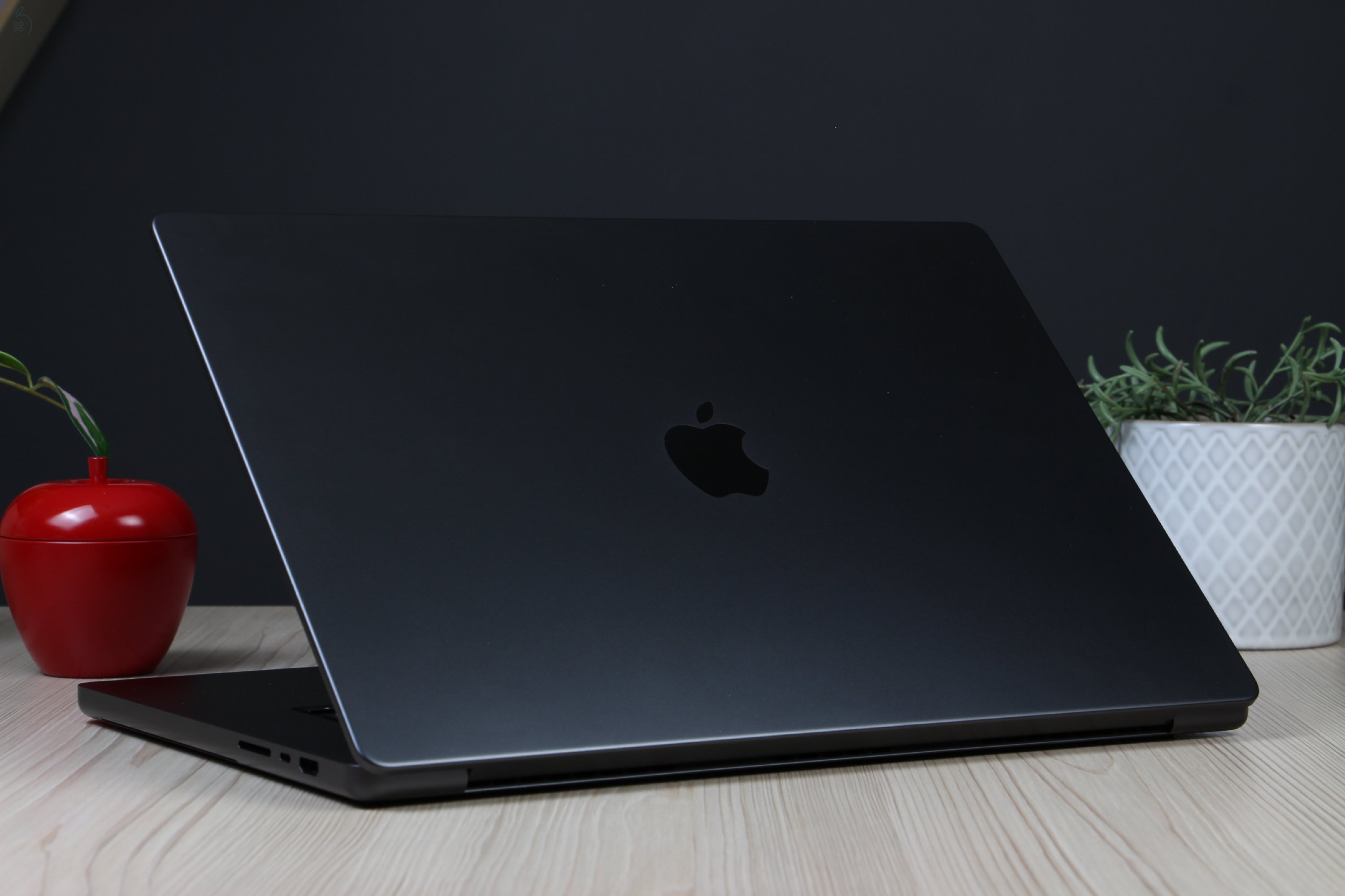 Apple MacBook Pro 16