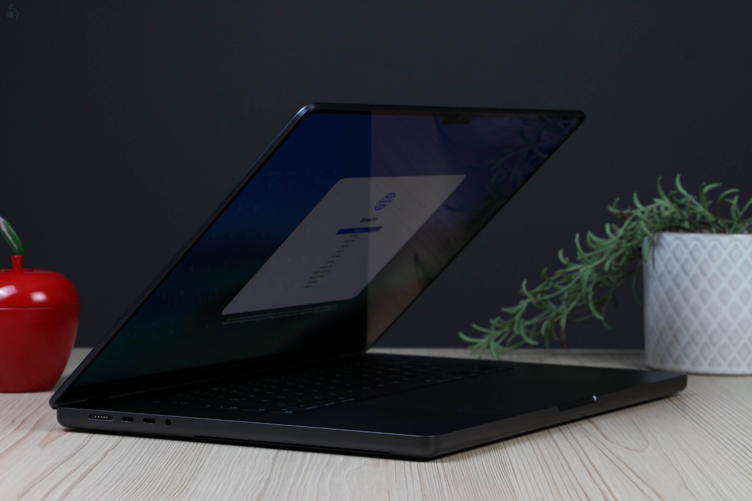 Apple MacBook Pro 16