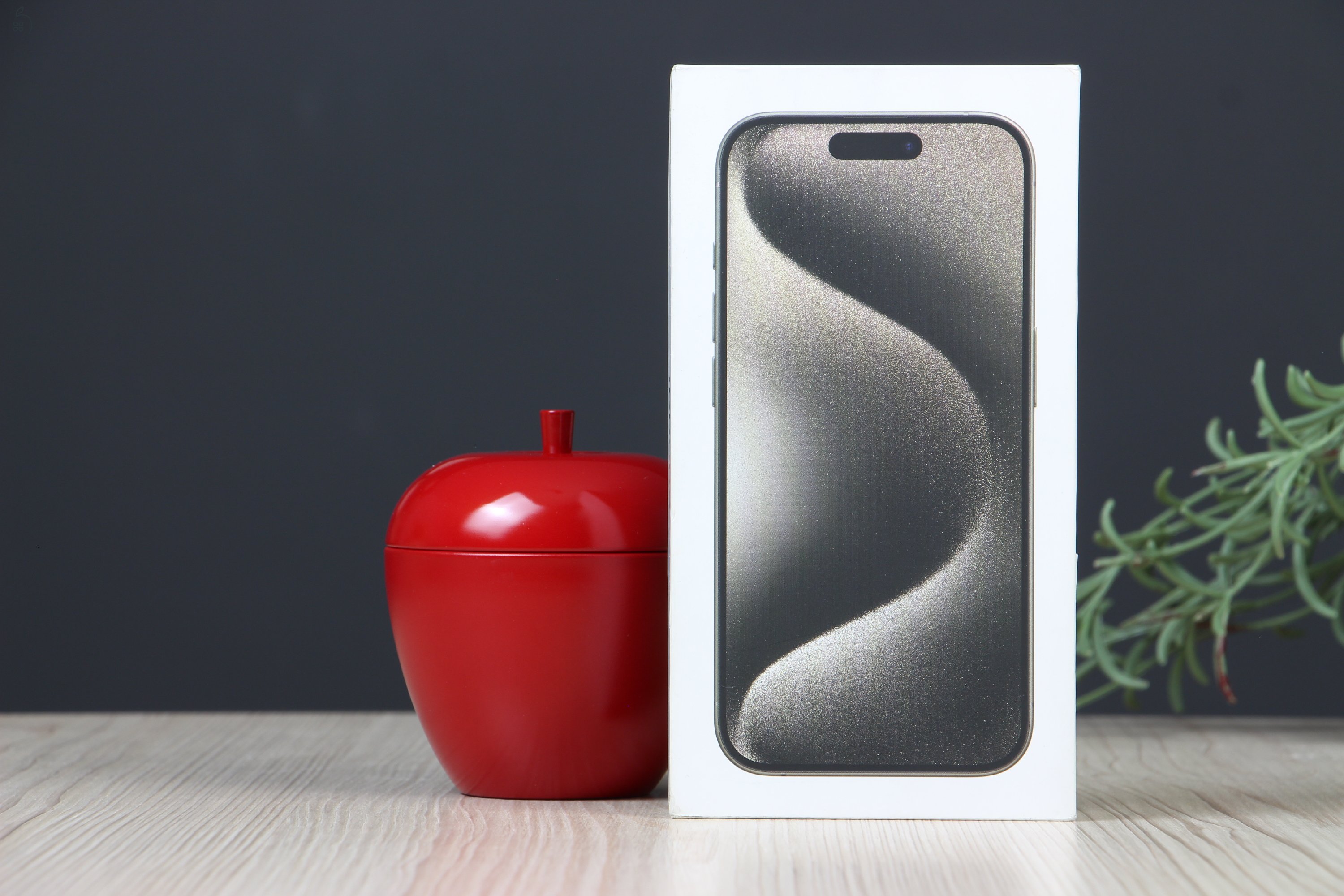 Apple iPhone 15 Pro 128GB Natural Titanium A US-7334