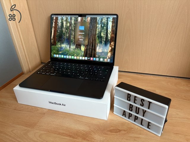 MacBook Air M2 / 8GB / 256GB SSD / Magyar / Midnight / 97% Aksi / Korrekt Áron Eladó