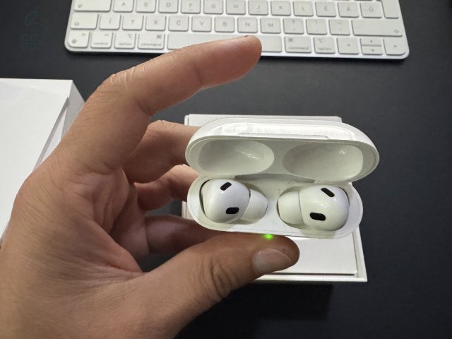 Eladó Apple AirPods 2 – gyári, makulátlan, jól tartja az akksit!