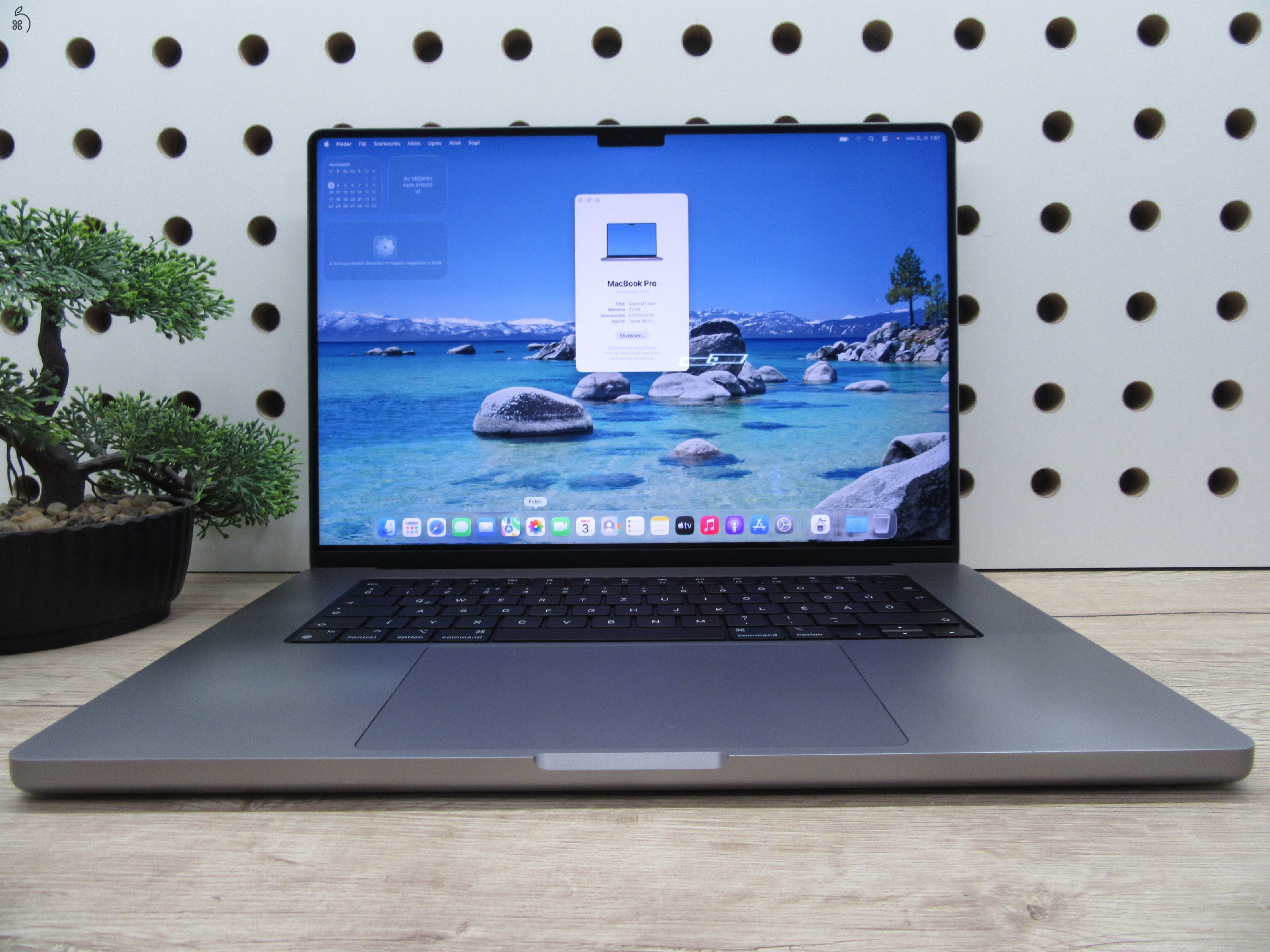 AKCIO!!!!!Apple MacBook Pro 16” (2021, M1 Max) – Liquid Retina XDR + ProMotion 120 Hz, brutál erő – 32 GB RAM – 500 GB SSD – Használt, megkímélt – ~81% akku – 3 hónap garancia