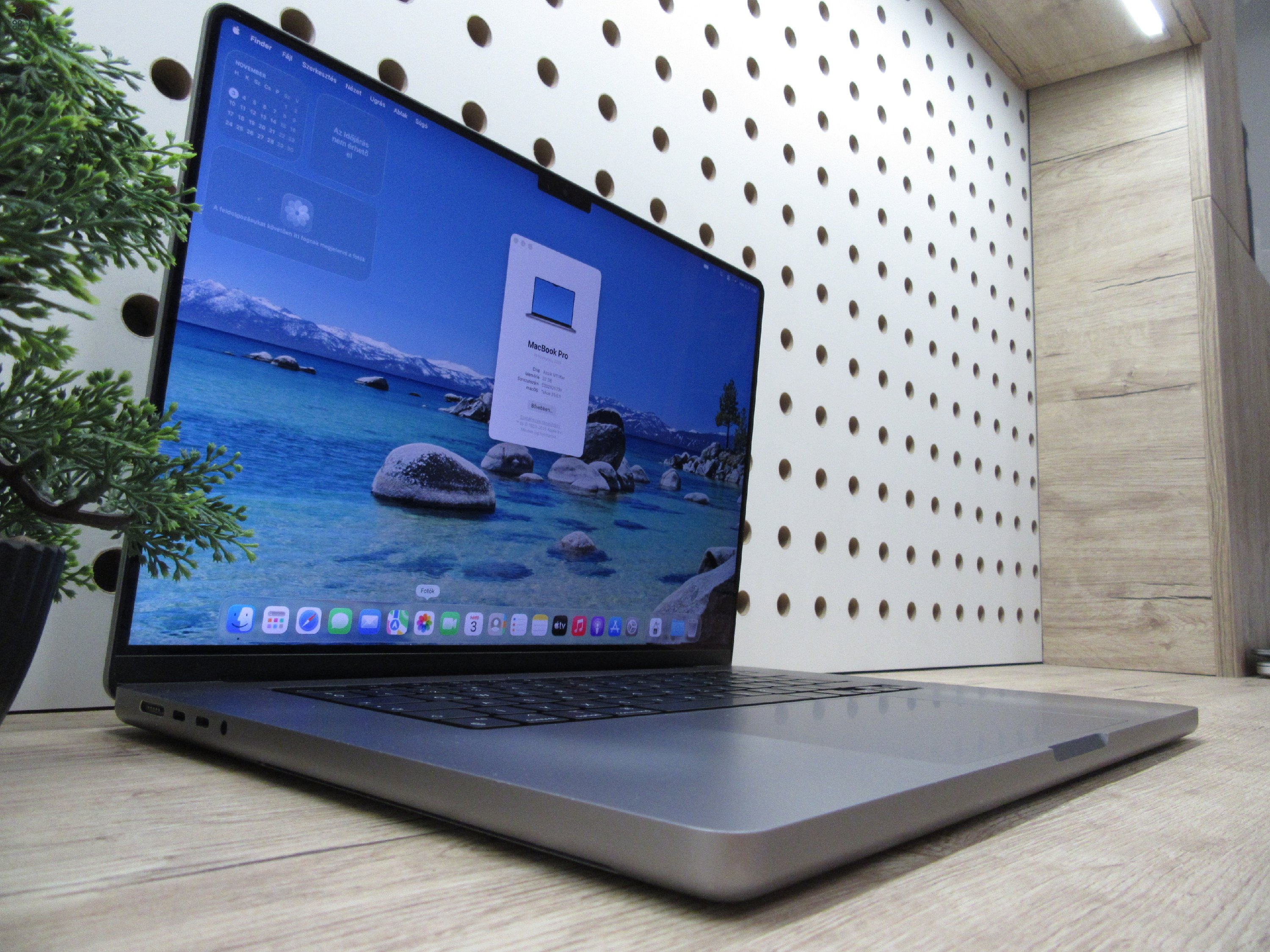 AKCIO!!!!!Apple MacBook Pro 16” (2021, M1 Max) – Liquid Retina XDR + ProMotion 120 Hz, brutál erő – 32 GB RAM – 500 GB SSD – Használt, megkímélt – ~81% akku – 3 hónap garancia