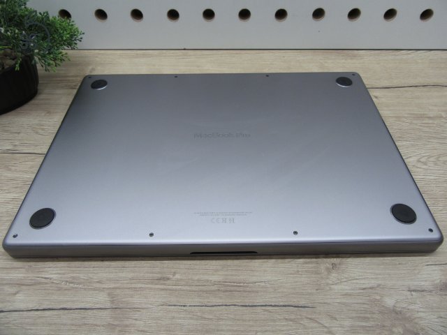 AKCIO!!!!!Apple MacBook Pro 16” (2021, M1 Max) – Liquid Retina XDR + ProMotion 120 Hz, brutál erő – 32 GB RAM – 500 GB SSD – Használt, megkímélt – ~81% akku – 3 hónap garancia