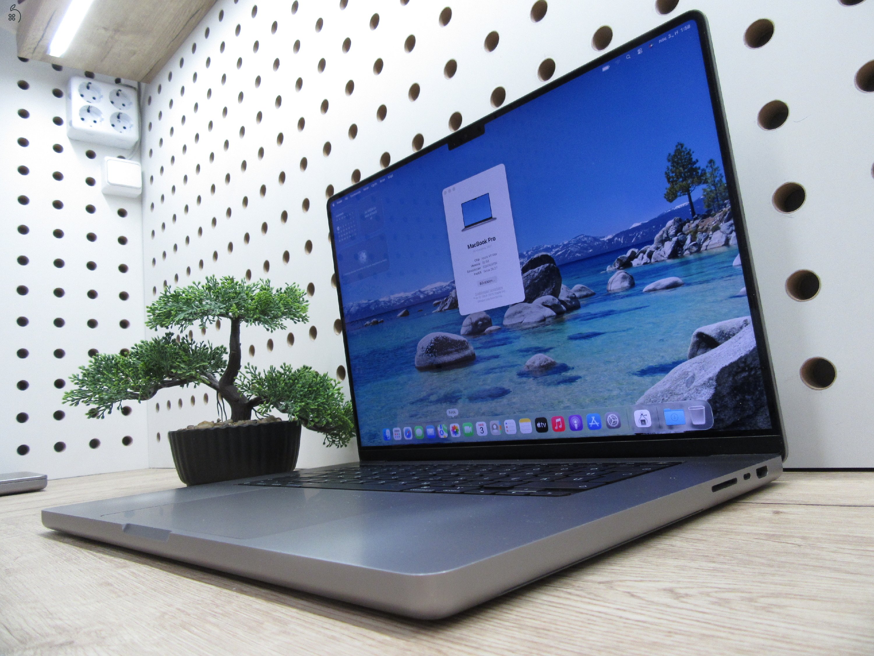 AKCIO!!!!!Apple MacBook Pro 16” (2021, M1 Max) – Liquid Retina XDR + ProMotion 120 Hz, brutál erő – 32 GB RAM – 500 GB SSD – Használt, megkímélt – ~81% akku – 3 hónap garancia
