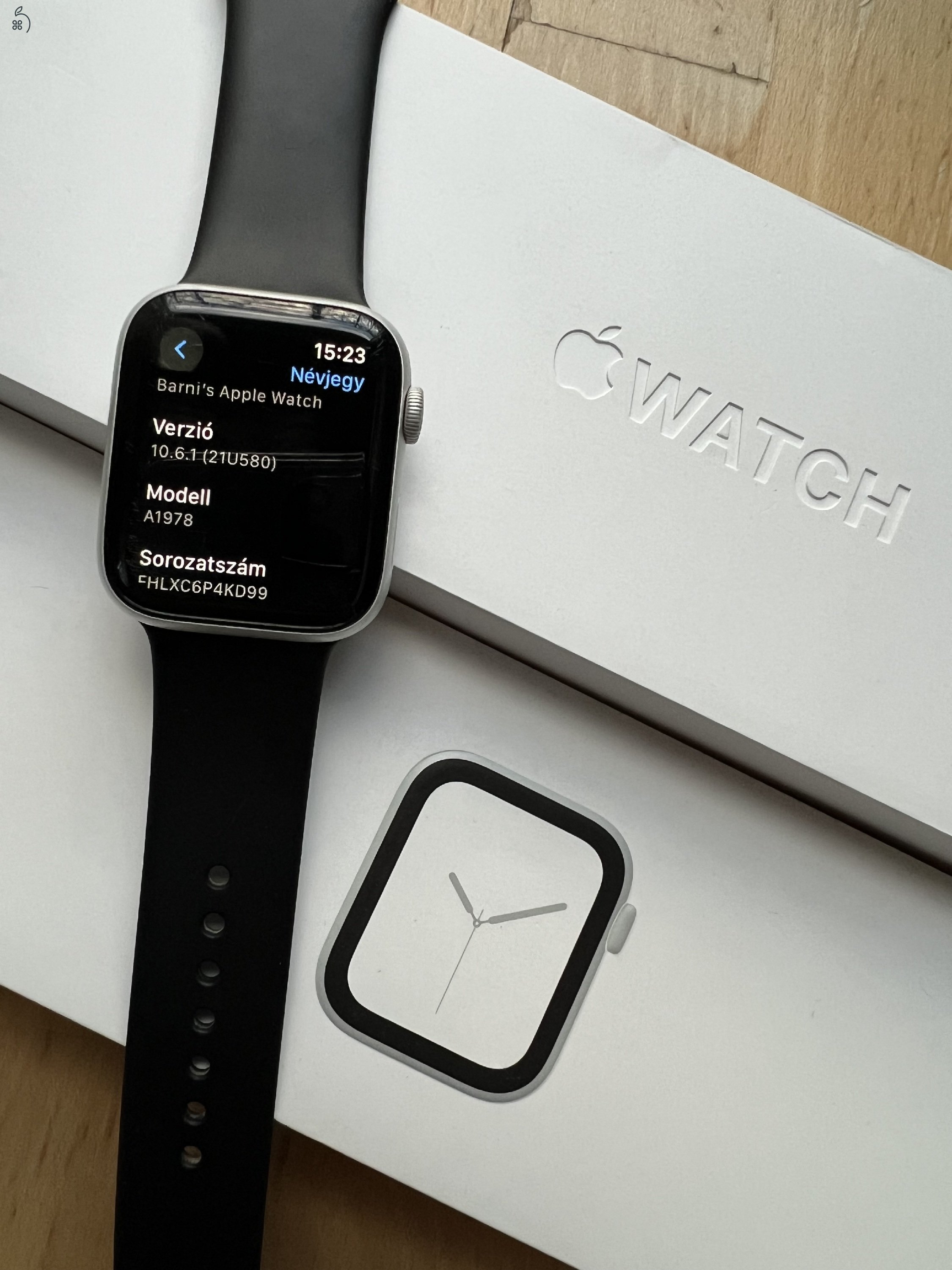 Apple Watch Series 4, 44mm