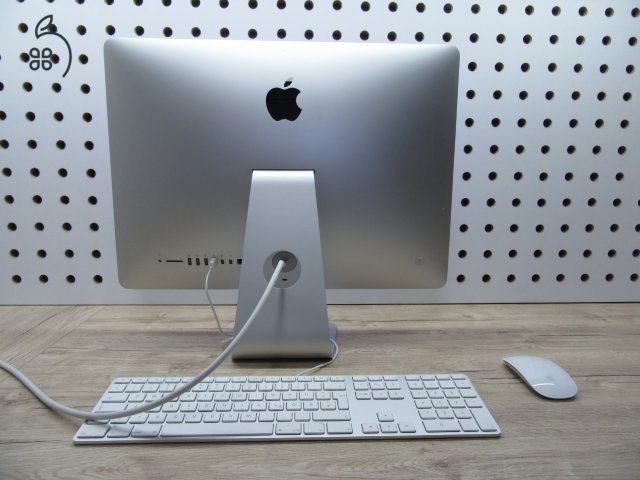 AKCIÓ!!! Apple iMac 21,5” 4K (Late 2015) – Retina 4K, P3 színtér – 8 GB RAM – 2 TB SSD – Használt, karcmentes – 3 hónap garancia