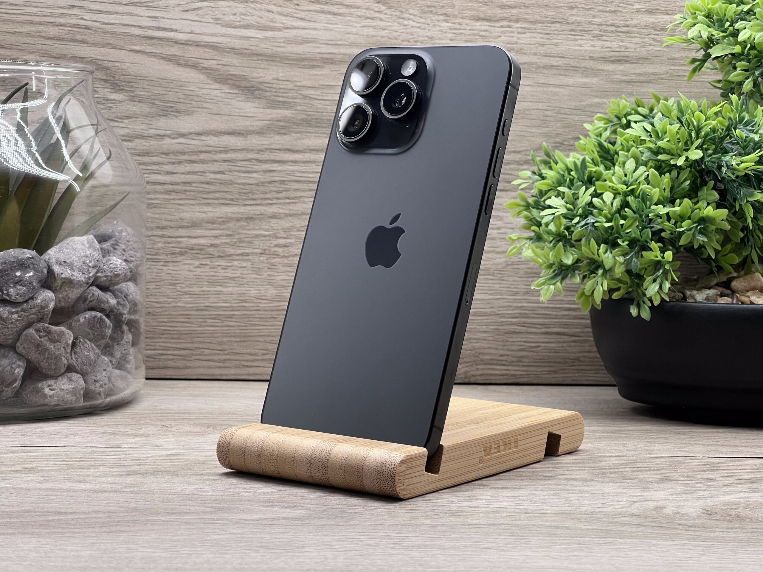 Hibátlan iPhone 15 Pro Max Black Titanium 256GB 2 ÉV Garanciával Számlával 90% Akku