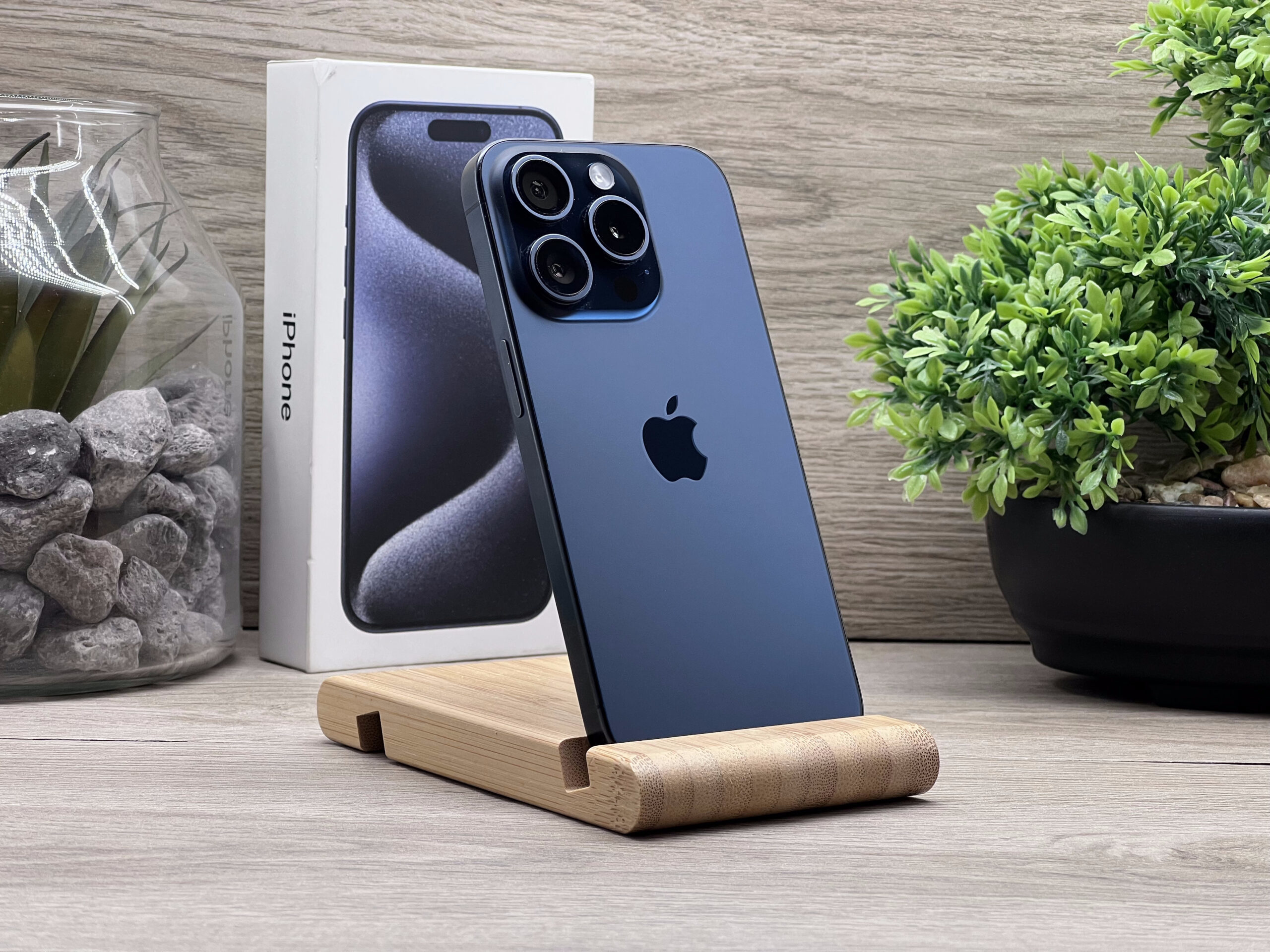 iPhone 15 Pro Blue Titanium 256GB 2 ÉV Garanciával Számlával 92% Akku