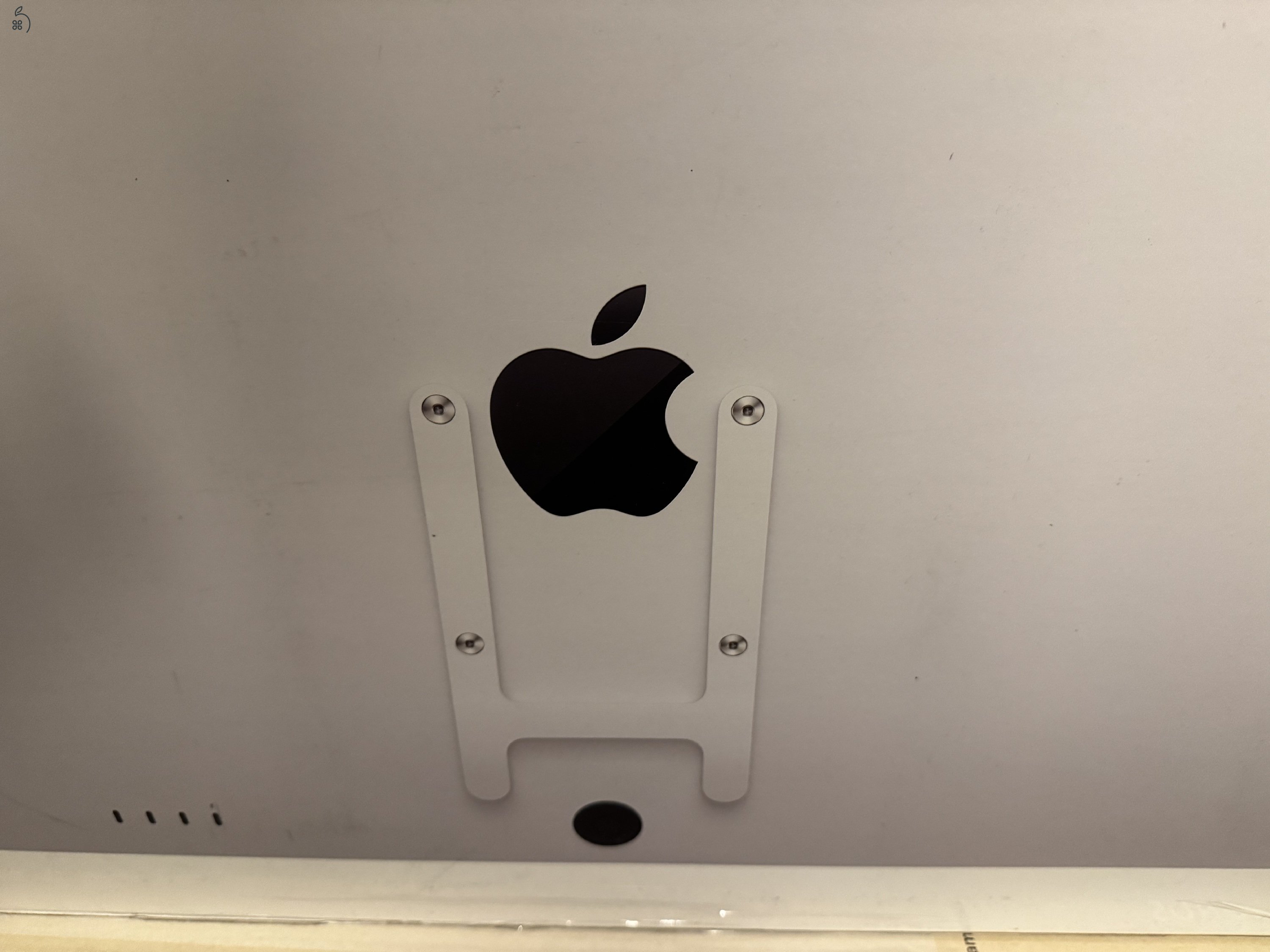 Apple Studio Display VESA mount