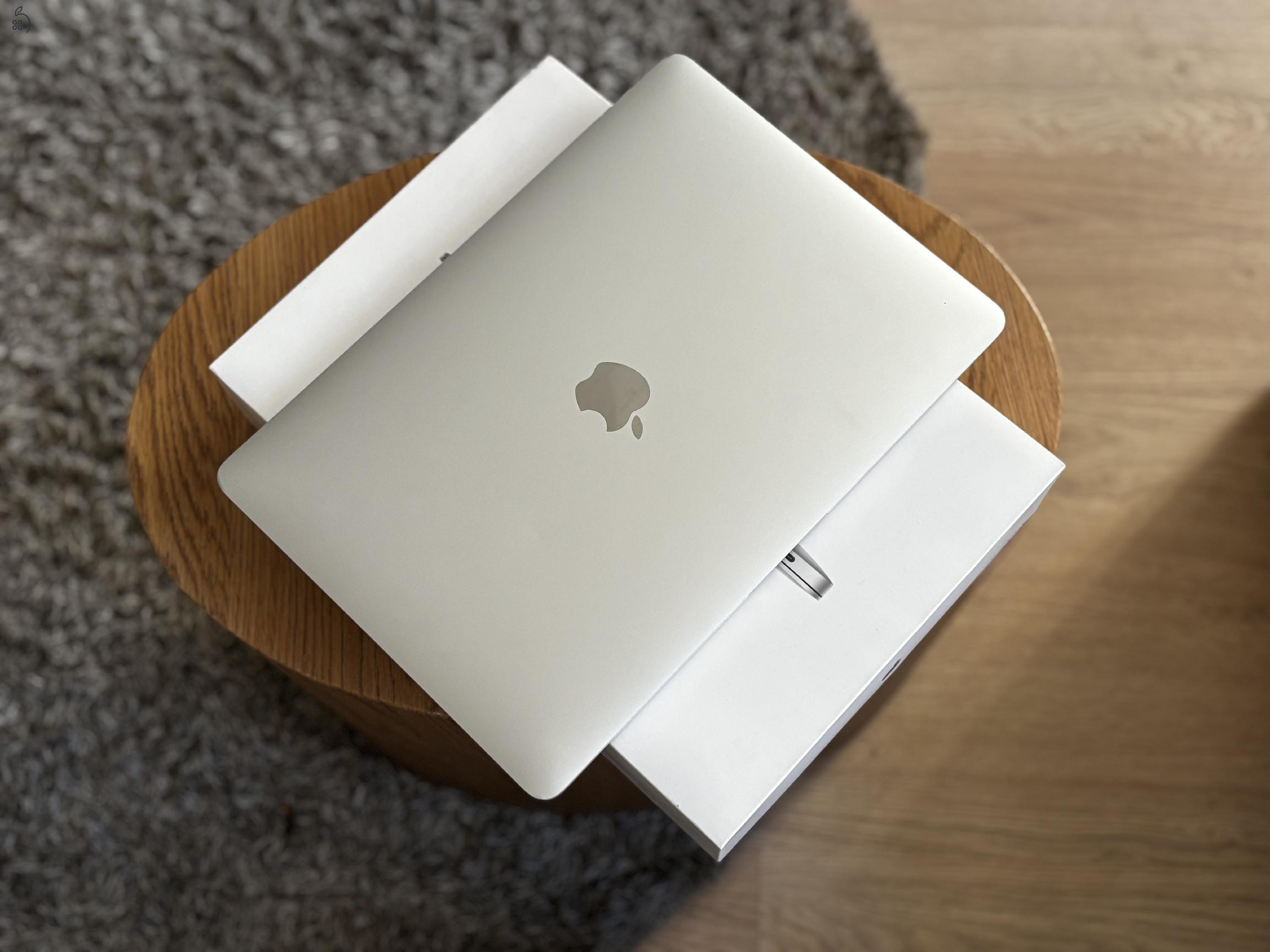 Apple MacBook Air 13” (2020, M1) – 16 GB RAM – 512 GB SSD