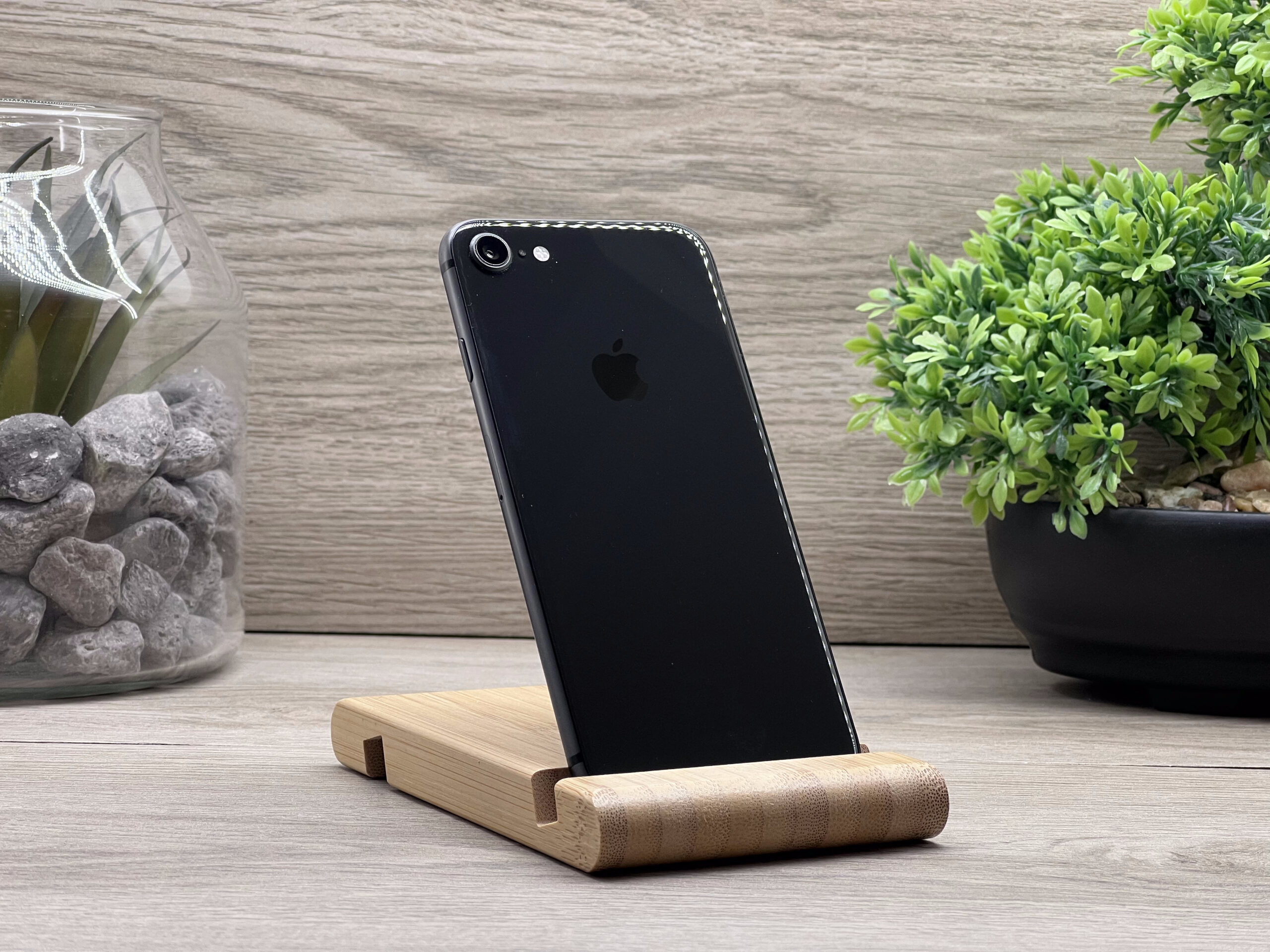 iPhone 8 SPace Gray 64GB 2 ÉV Garanciával Számlával 100% Akku