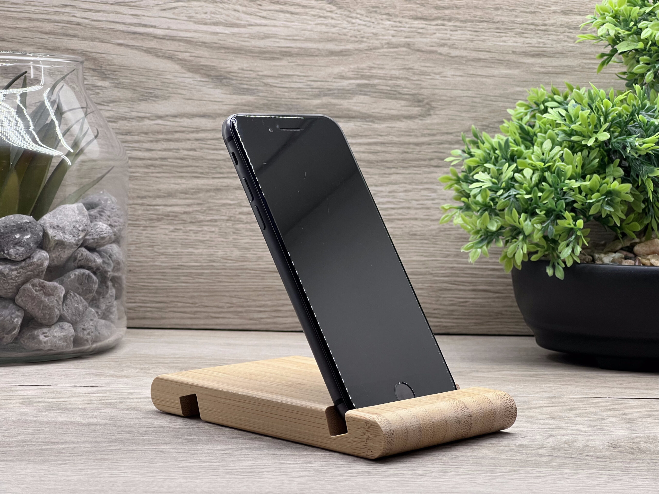 iPhone 8 SPace Gray 64GB 2 ÉV Garanciával Számlával 100% Akku