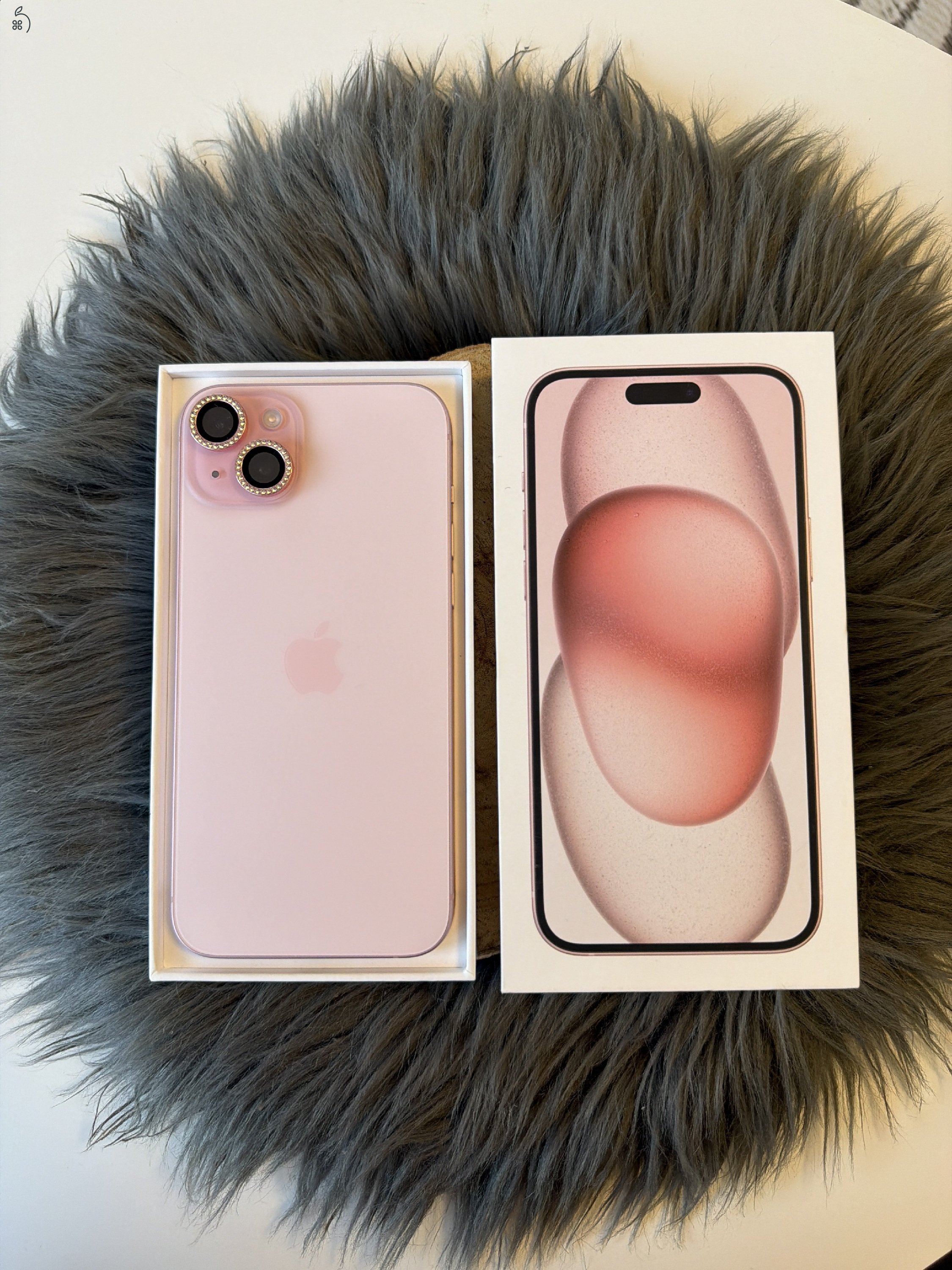 Hibátlan újszerű Rózsaszín iPhone 15 Plus 128 GB - üvegfóliával, kameravédővel, tokkal
