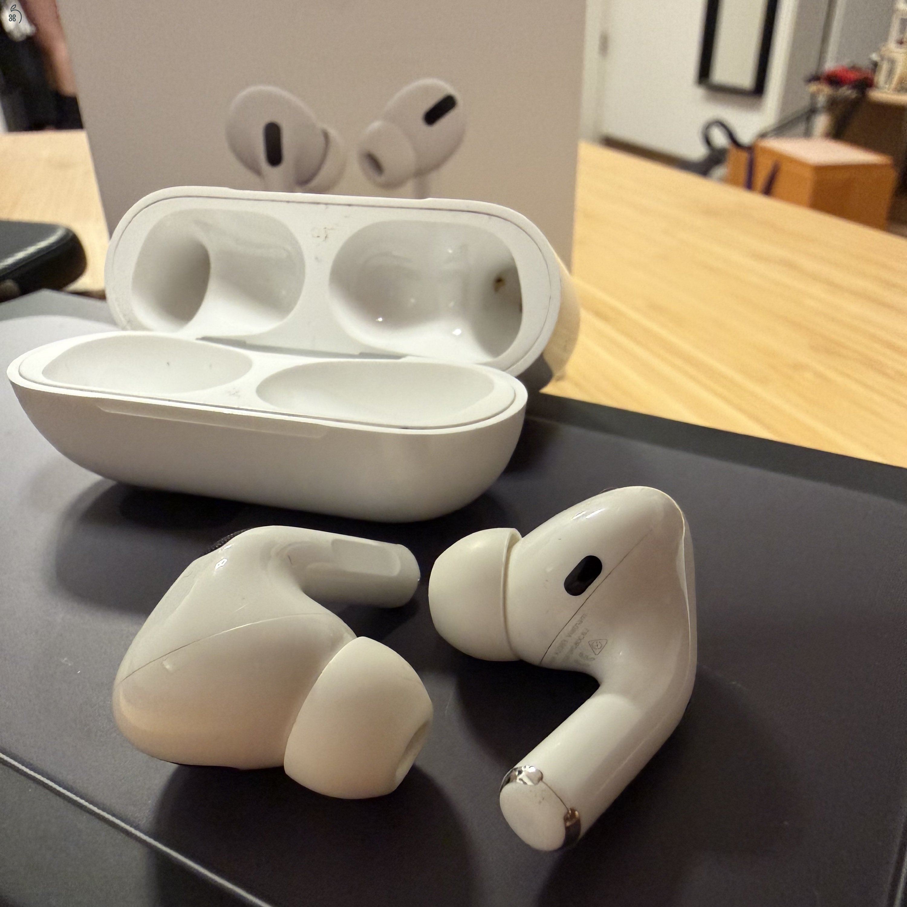 iPhone 13 Pro 256gb + AirPods Pro + kiegészítők