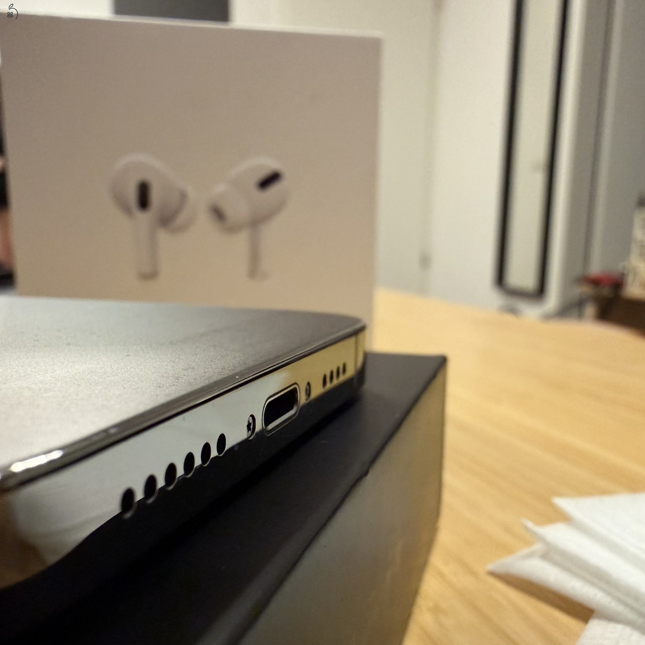 iPhone 13 Pro 256gb + AirPods Pro + kiegészítők
