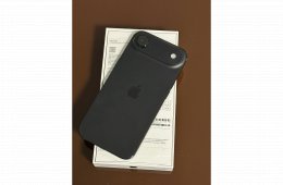 Egy hetet használt, Apple 17 Air, tokkal, 1 év garanciával