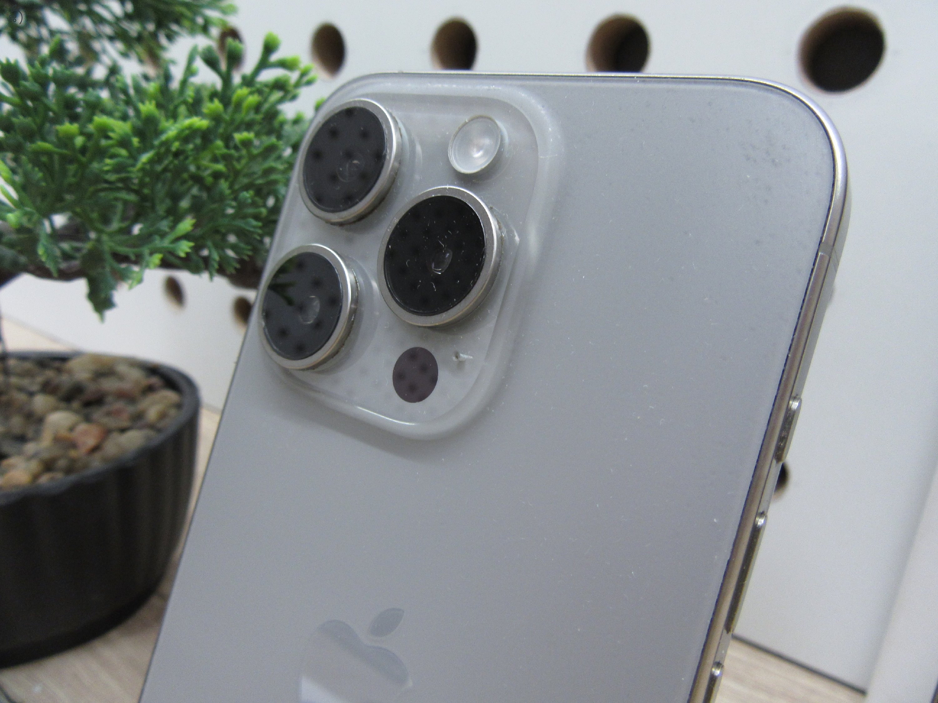 Apple iPhone 15 Pro – Natural Titanium – ProMotion 120 Hz, A17 Pro, USB-C – 128 GB – Használt, megkímélt – 100% akku – 3 hónap garancia