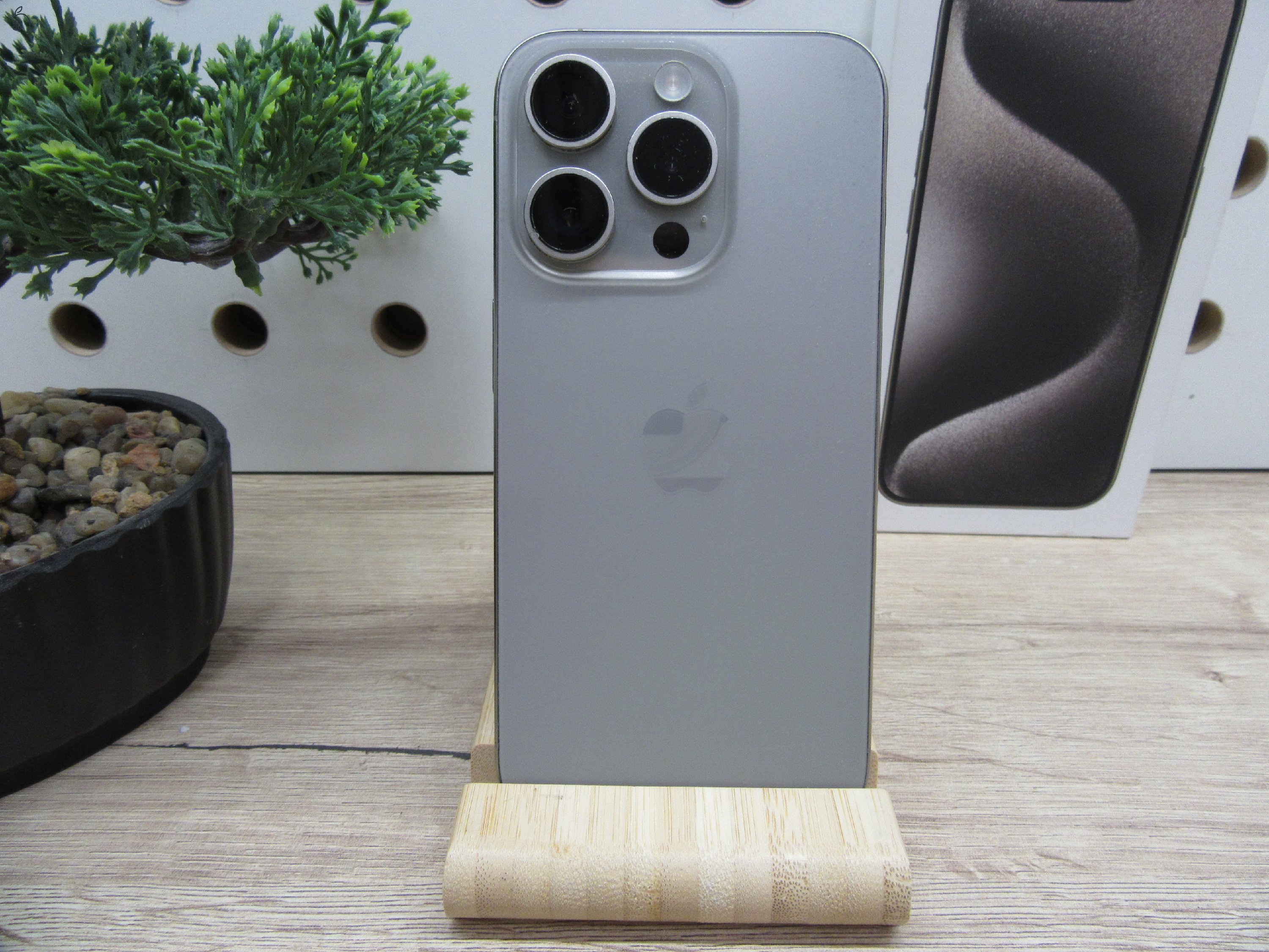 Apple iPhone 15 Pro – Natural Titanium – ProMotion 120 Hz, A17 Pro, USB-C – 128 GB – Használt, megkímélt – 100% akku – 3 hónap garancia