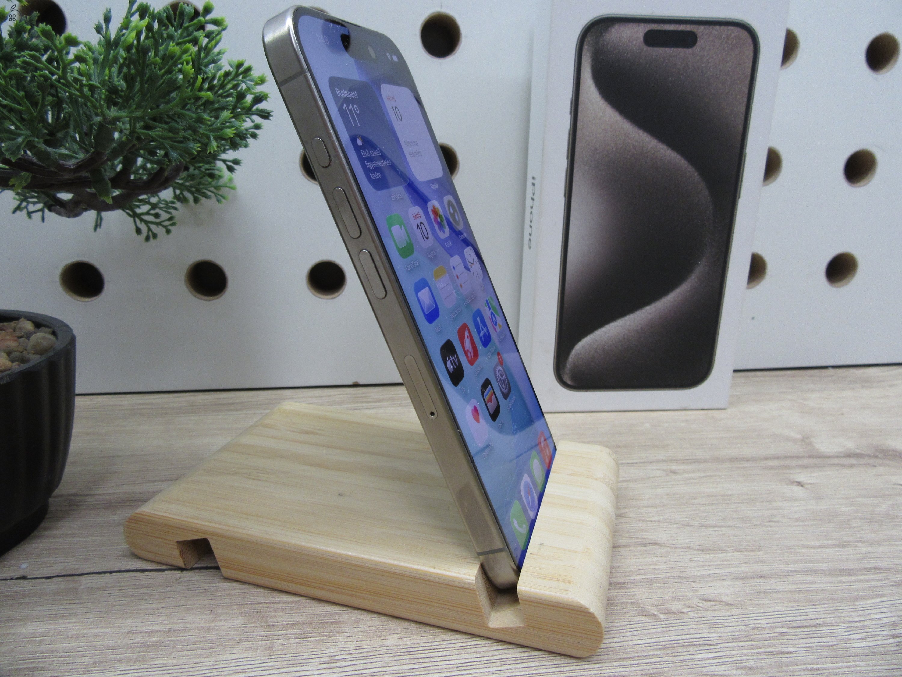 Apple iPhone 15 Pro – Natural Titanium – ProMotion 120 Hz, A17 Pro, USB-C – 128 GB – Használt, megkímélt – 100% akku – 3 hónap garancia