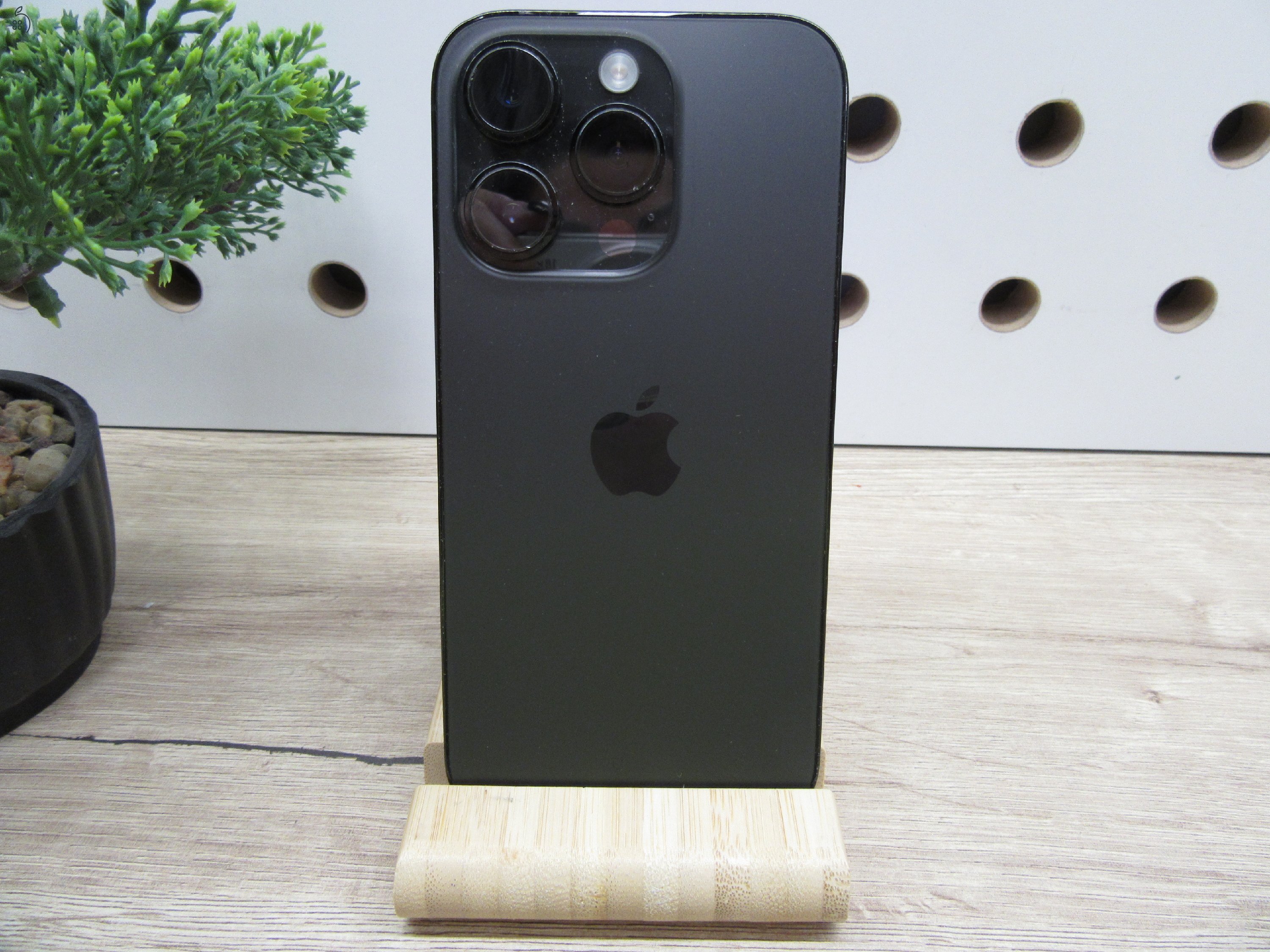 Apple iPhone 14 Pro – Graphite – ProMotion 120 Hz, 48 MP kamera, Dynamic Island – 128 GB – Használt, megkímélt – 100% akku – 3 hónap garancia