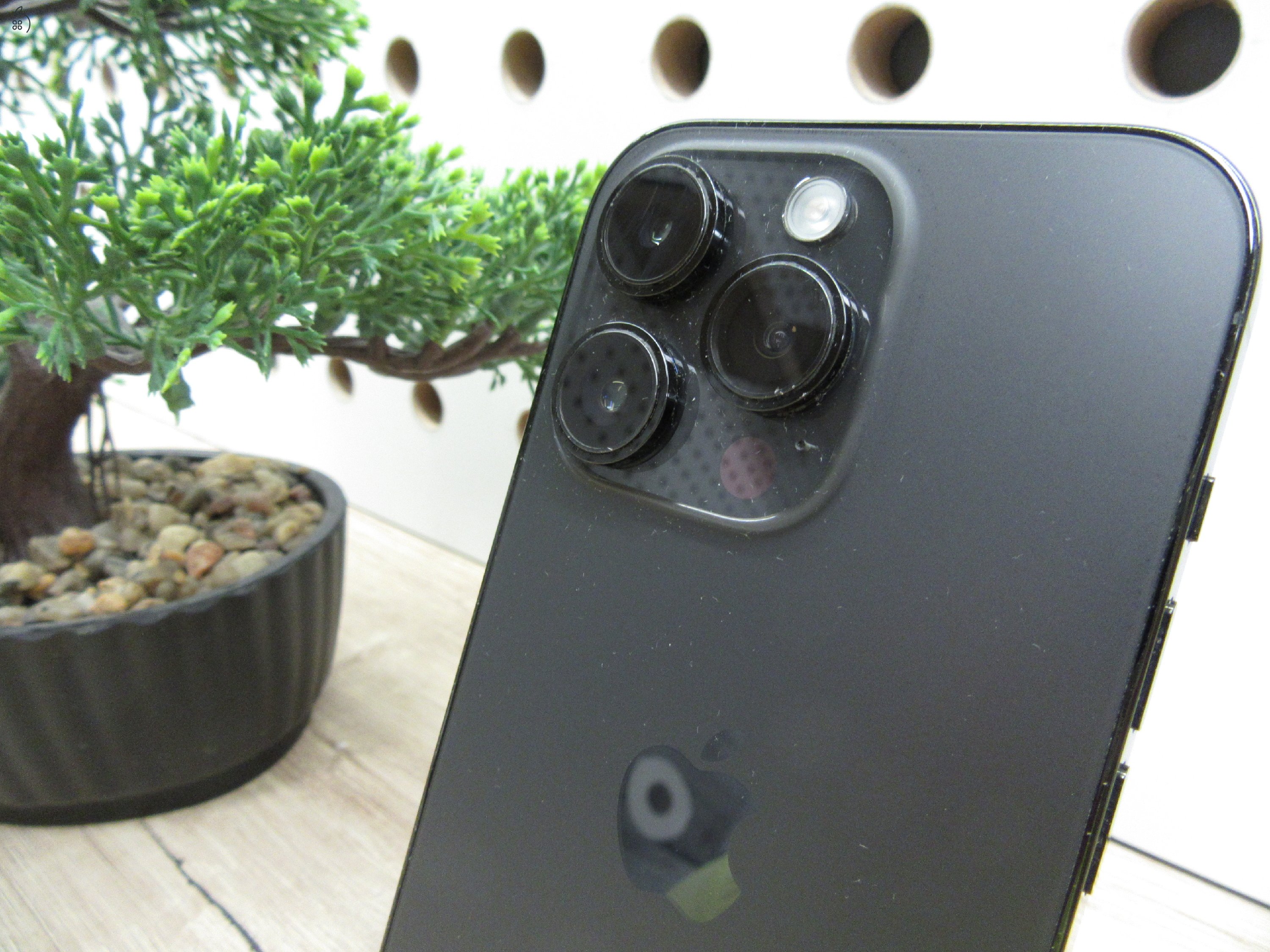 Apple iPhone 14 Pro – Graphite – ProMotion 120 Hz, 48 MP kamera, Dynamic Island – 128 GB – Használt, megkímélt – 100% akku – 3 hónap garancia