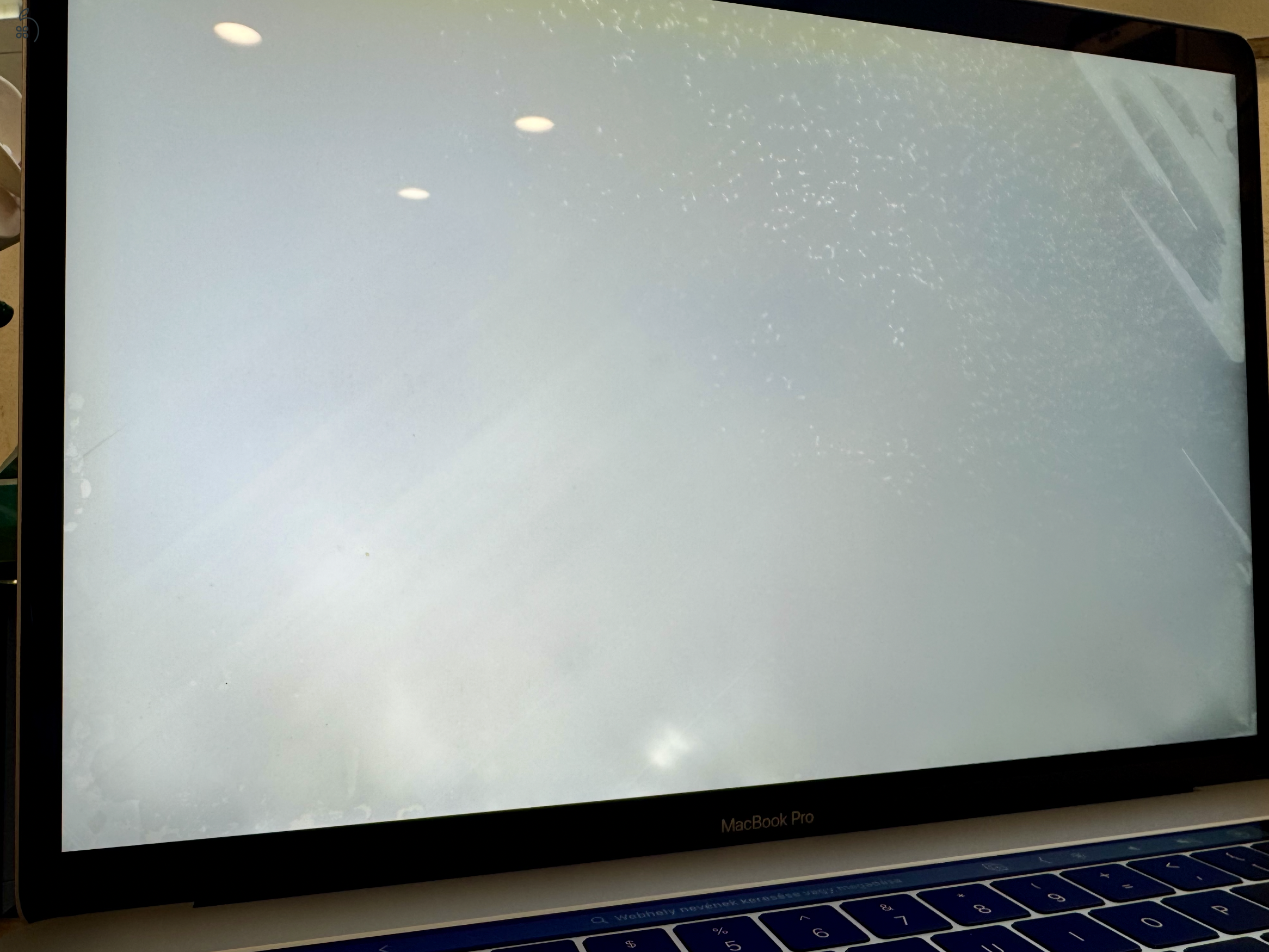 MacBook Pro 15 2017 i7 3.1 GHz 4-mag 16 GB RAM 2 TB SSD 44 ciklus 100% ciklus