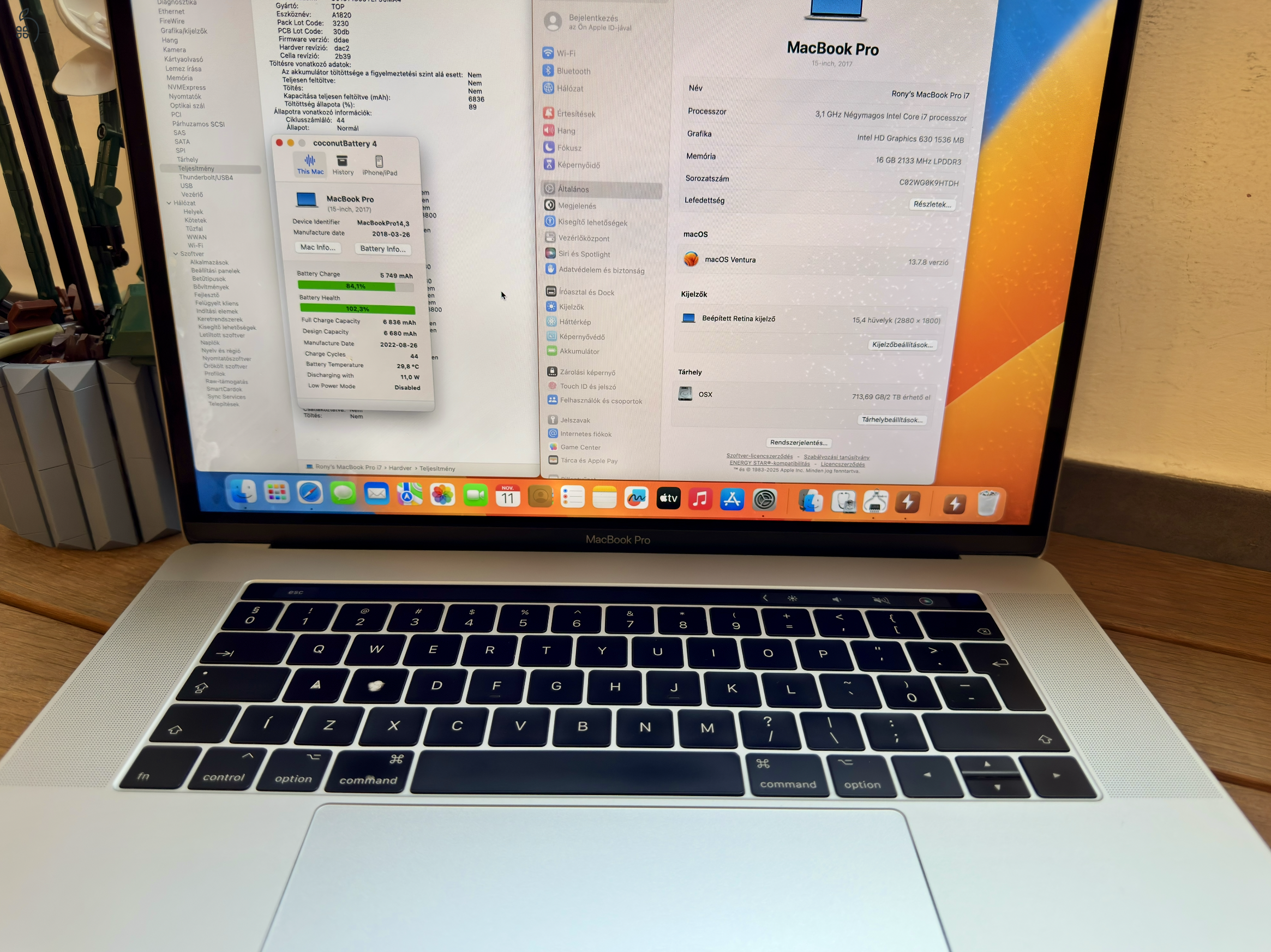 MacBook Pro 15 2017 i7 3.1 GHz 4-mag 16 GB RAM 2 TB SSD 44 ciklus 100% ciklus