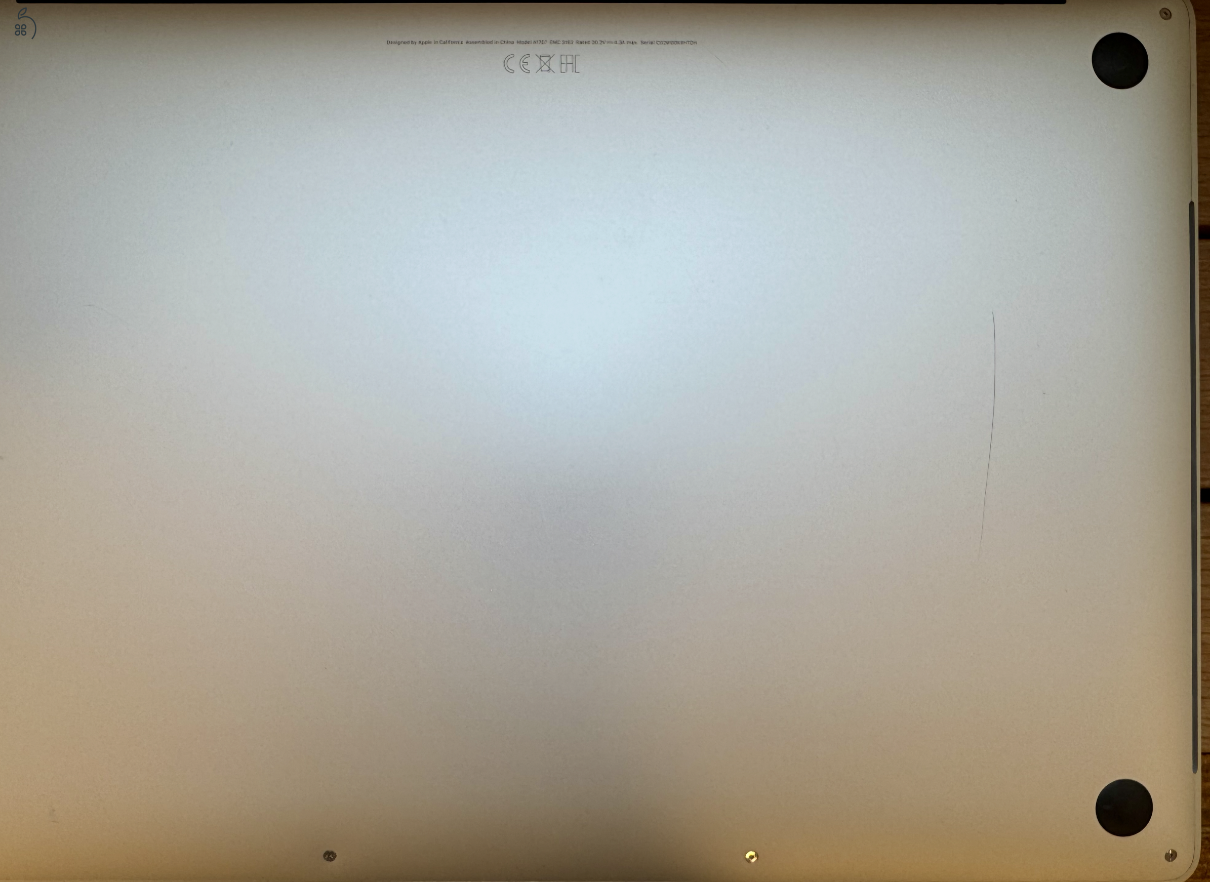 MacBook Pro 15 2017 i7 3.1 GHz 4-mag 16 GB RAM 2 TB SSD 44 ciklus 100% ciklus