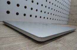 Apple MacBook Pro 13” (2020, Intel i5) – Retina 2560×1600, halk erő, könnyű hordozni – 16 GB RAM – 500 GB SSD – Használt, megkímélt – 86% akku – 3 hónap garancia