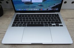 Apple MacBook Pro 13” (2020, Intel i5) – Retina 2560×1600, halk erő, könnyű hordozni – 16 GB RAM – 500 GB SSD – Használt, megkímélt – 86% akku – 3 hónap garancia