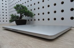 Apple MacBook Pro 13” (2020, Intel i5) – Retina 2560×1600, halk erő, könnyű hordozni – 16 GB RAM – 500 GB SSD – Használt, megkímélt – 86% akku – 3 hónap garancia