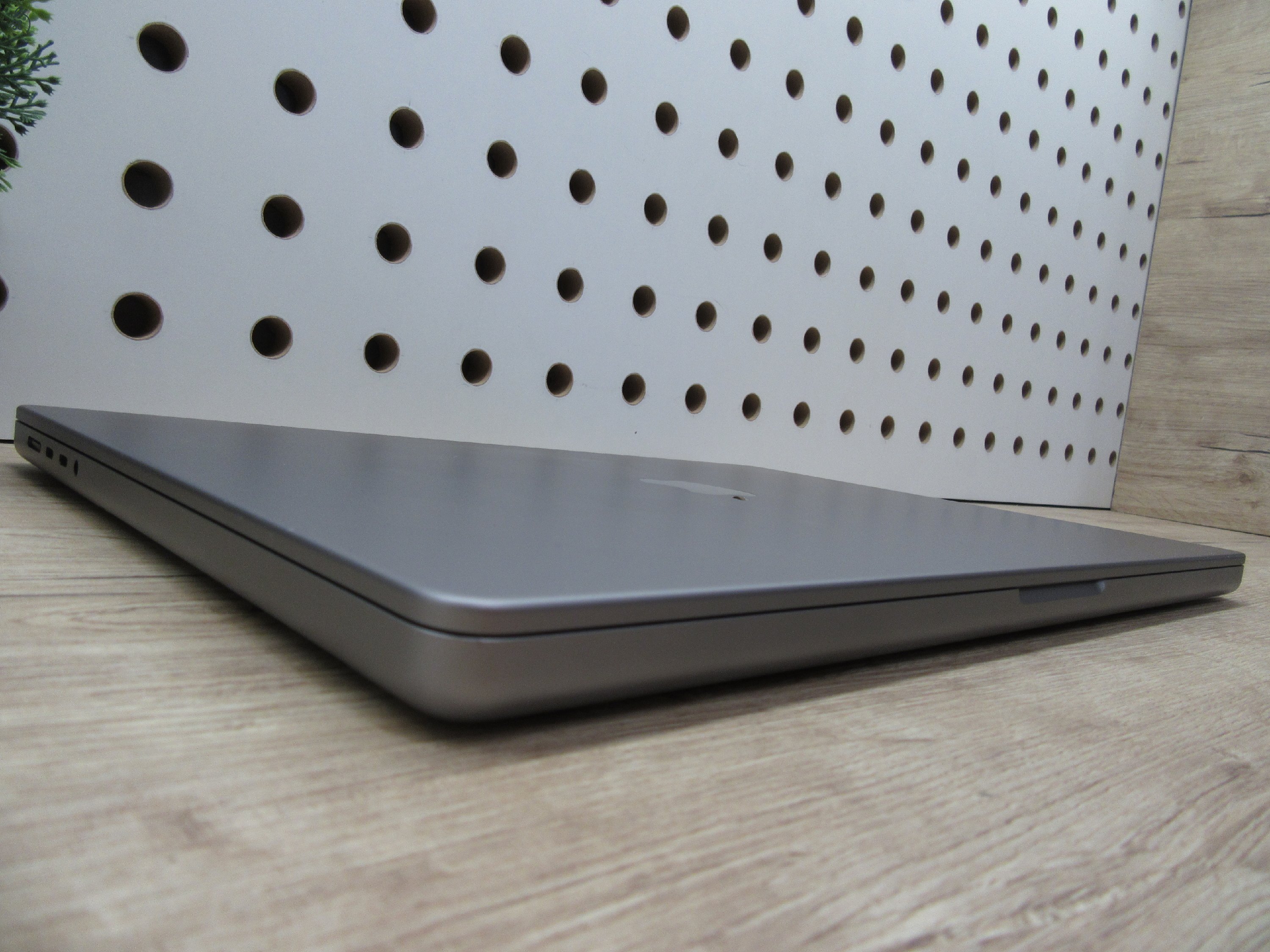 Apple MacBook Pro 16” (2021, M1 Max) – Liquid Retina XDR + ProMotion 120 Hz, brutál erő – 64 GB RAM – 500 GB SSD – Használt, szép állapot – 333 ciklus / 87% akku – 3 hónap garancia