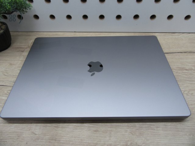 Apple MacBook Pro 16” (2021, M1 Max) – Liquid Retina XDR + ProMotion 120 Hz, brutál erő – 64 GB RAM – 500 GB SSD – Használt, szép állapot – 333 ciklus / 87% akku – 3 hónap garancia