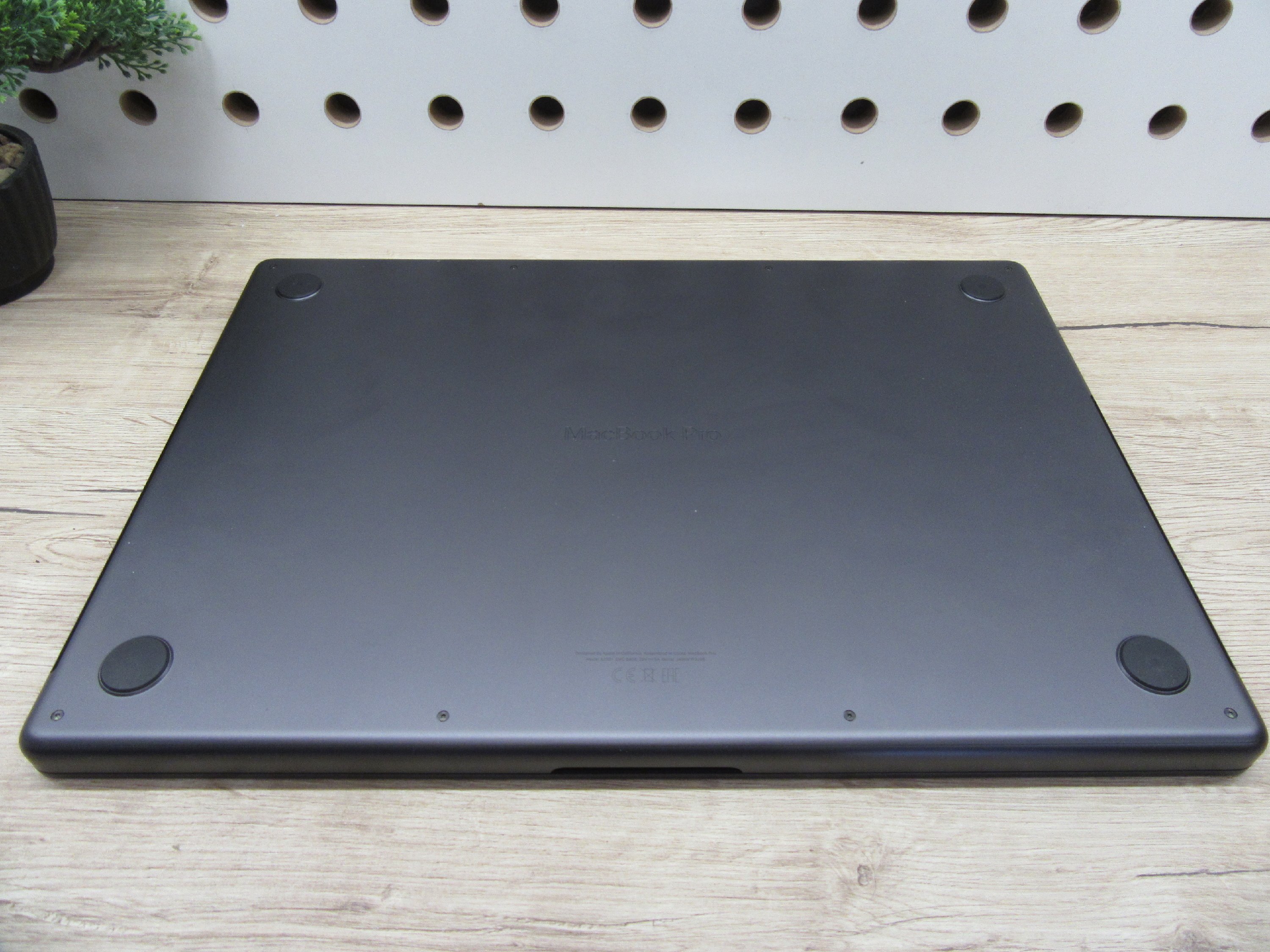 Apple MacBook Pro 16” (2023, M3 Pro) – Liquid Retina XDR + ProMotion 120 Hz, akár 22 óra – 36 GB RAM – 500 GB SSD – Használt, szép állapot – 64 ciklus / 100% akku – 3 hónap garancia