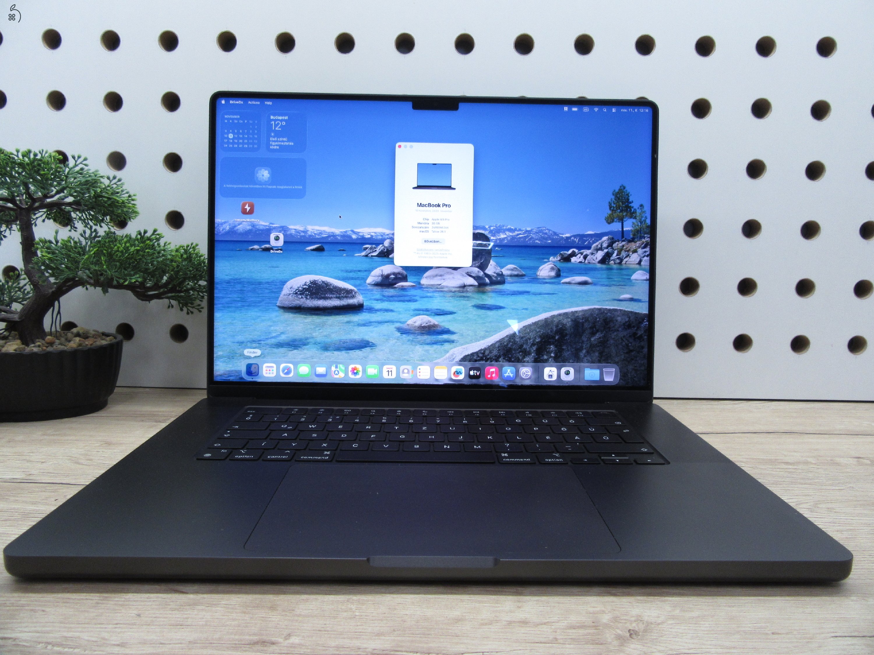 Apple MacBook Pro 16” (2023, M3 Pro) – Liquid Retina XDR + ProMotion 120 Hz, akár 22 óra – 36 GB RAM – 500 GB SSD – Használt, szép állapot – 64 ciklus / 100% akku – 3 hónap garancia