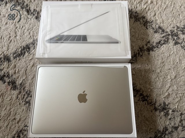 HIBÁTLAN MacBook Pro (13