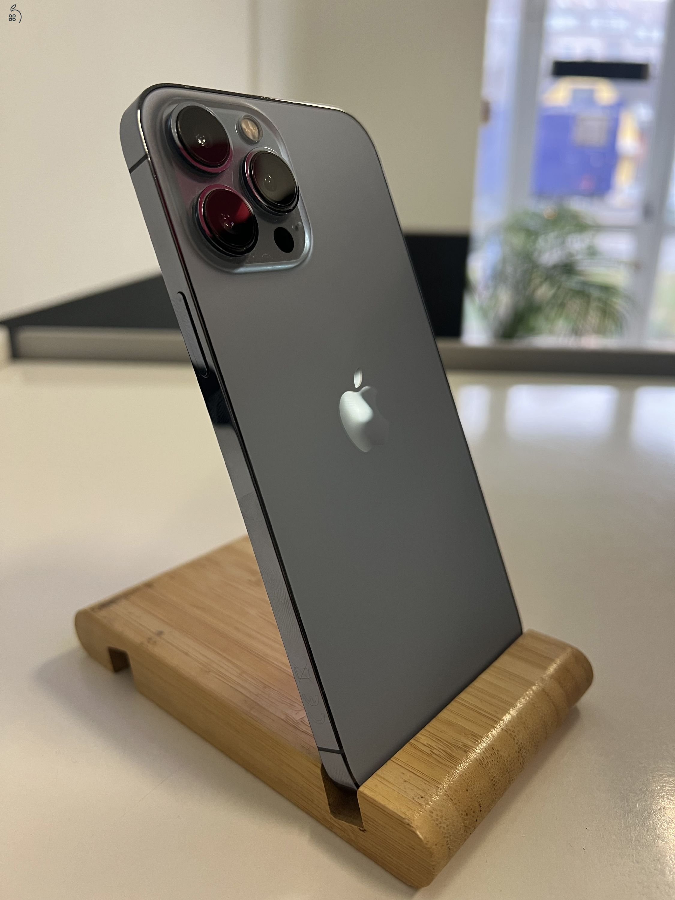 Eladó iPhone 13 Pro Max - 256GB - Sierra Blue - új 100% akkumultor - szép állapot