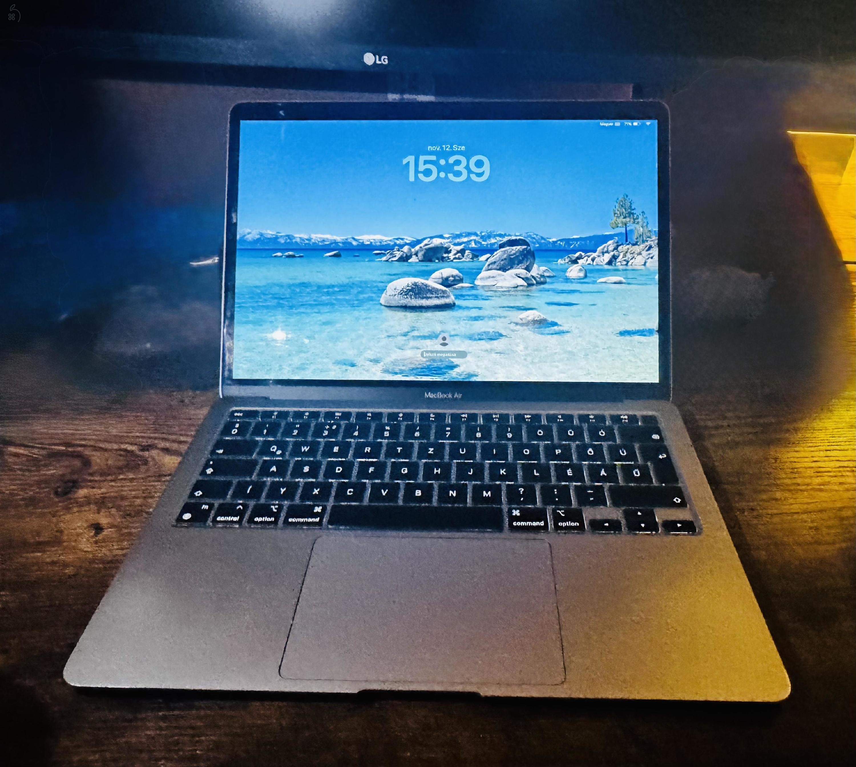  Apple MacBook Air M1 2020 / 256GB SSD / 8GB  / 13