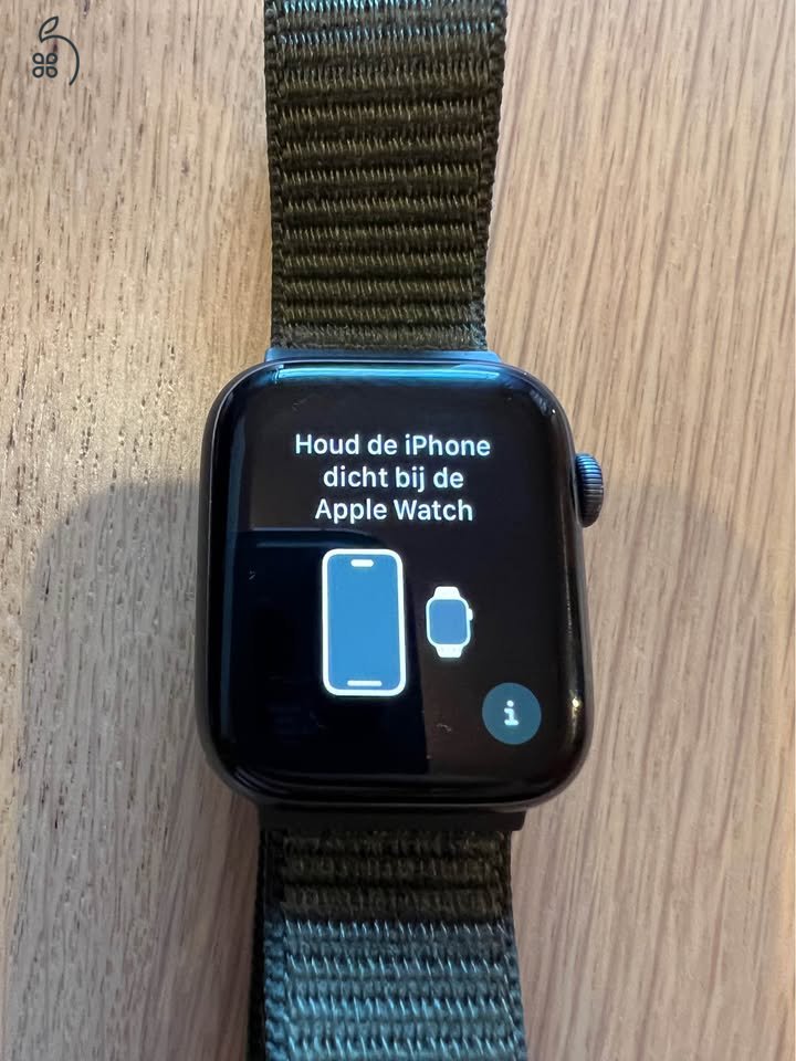 Apple iWatch 5 (A2093) és 2 szíj