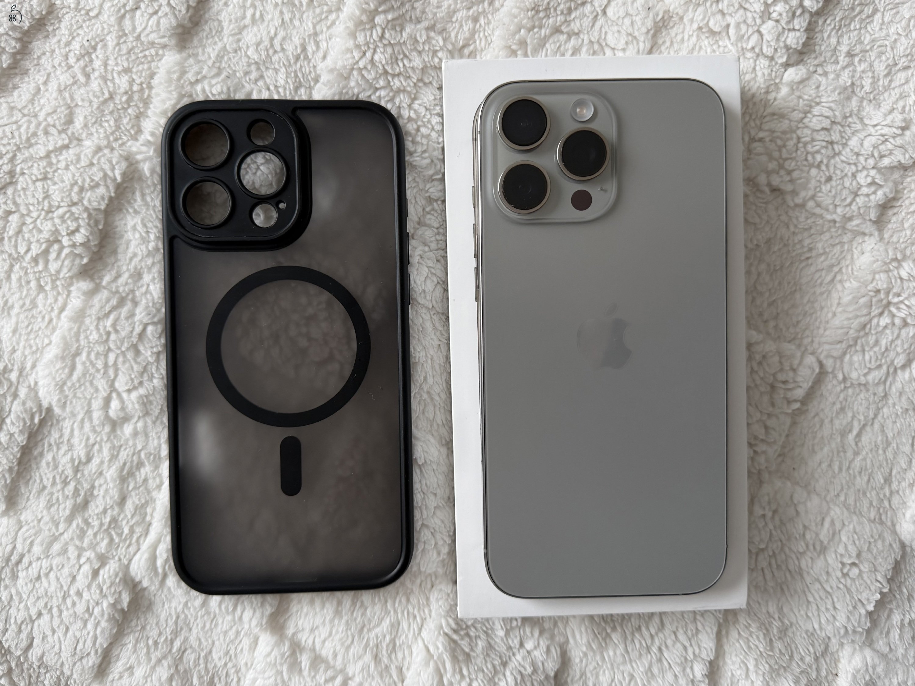 iPhone 16 Pro Max 256GB Natúr Titán, Szép Állapotú, Akku 100%, 2026 Júliusig Garancia