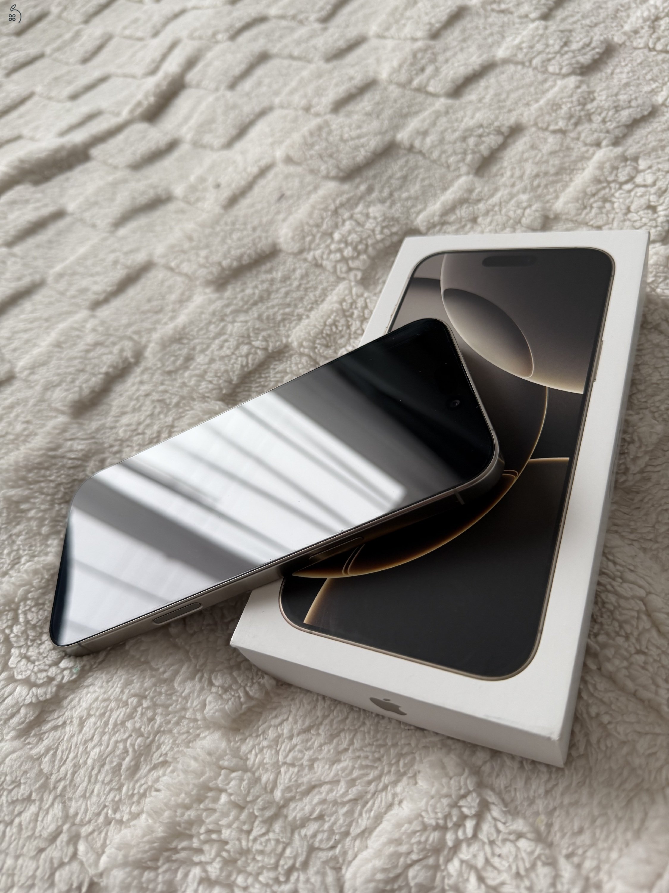 iPhone 16 Pro Max 256GB Natúr Titán, Szép Állapotú, Akku 100%, 2026 Júliusig Garancia