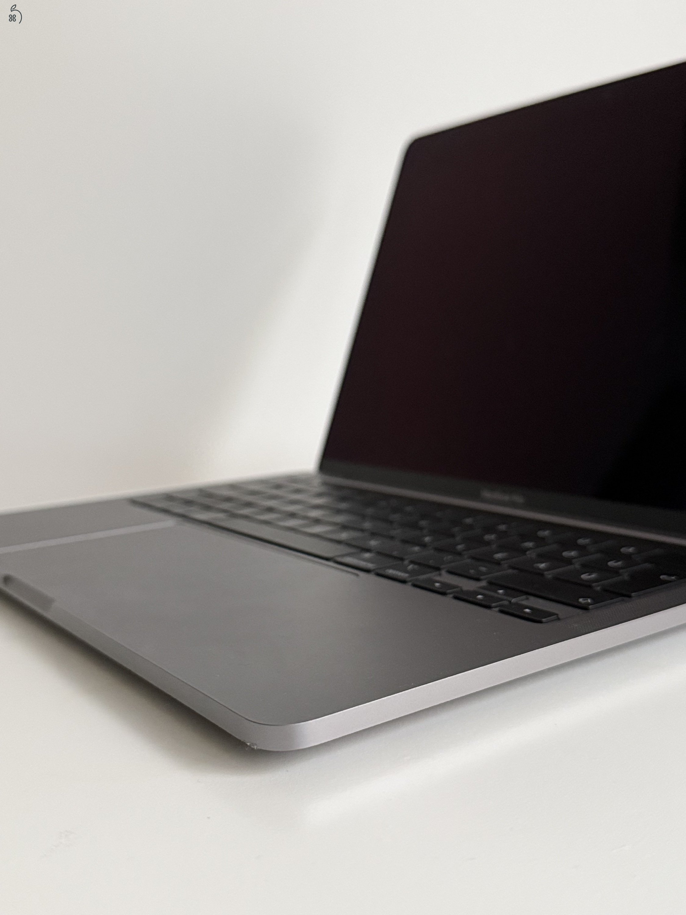 Apple MacBook Pro 13” 2020, i5 Quad-Core, 512GB SSD, 16GB, magyar billentyűzet, TouchBar, új akksi.