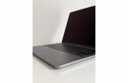 Apple MacBook Pro 13” 2020, i5 Quad-Core, 512GB SSD, 16GB, magyar billentyűzet, TouchBar, új akksi.