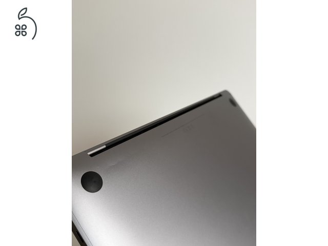 Apple MacBook Pro 13” 2020, i5 Quad-Core, 512GB SSD, 16GB, magyar billentyűzet, TouchBar, új akksi.