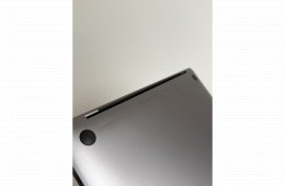 Apple MacBook Pro 13” 2020, i5 Quad-Core, 512GB SSD, 16GB, magyar billentyűzet, TouchBar, új akksi.