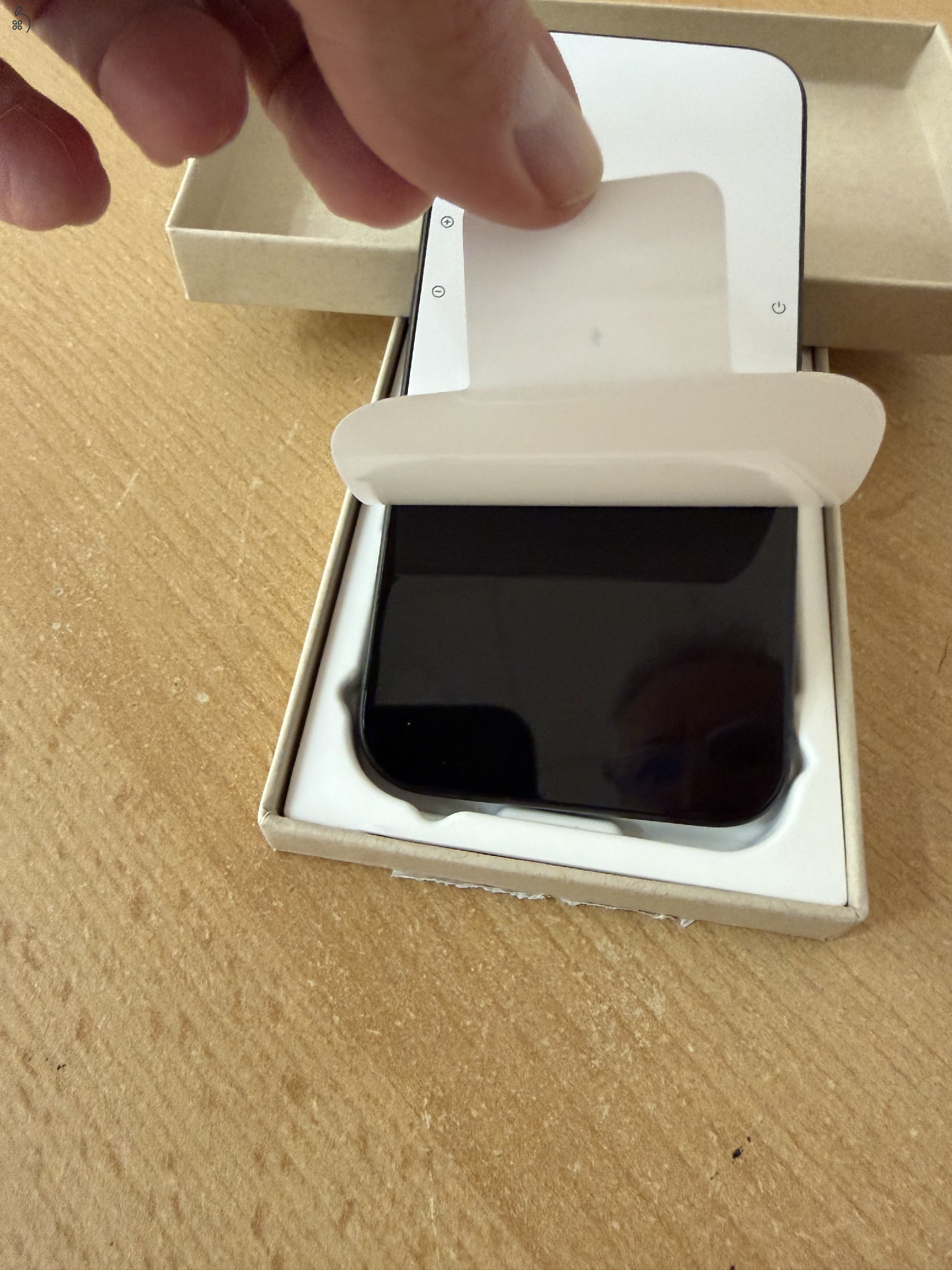 Teljesen új Iphone 15 pro 128 GB