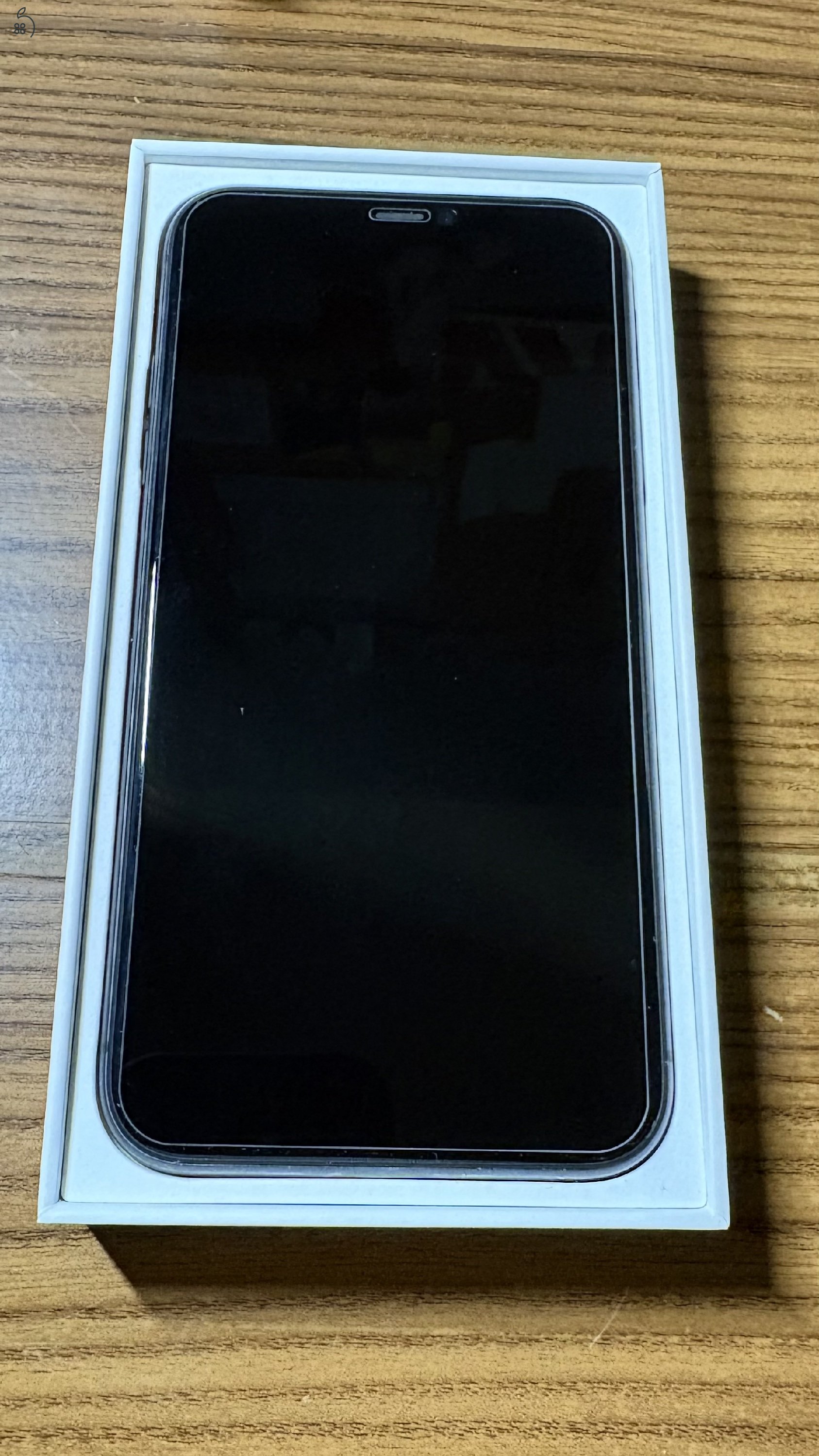 iPhone 11 • 128GB • 100% akku (DESAY) • Szép állapot • 9 tok + 4 fólia