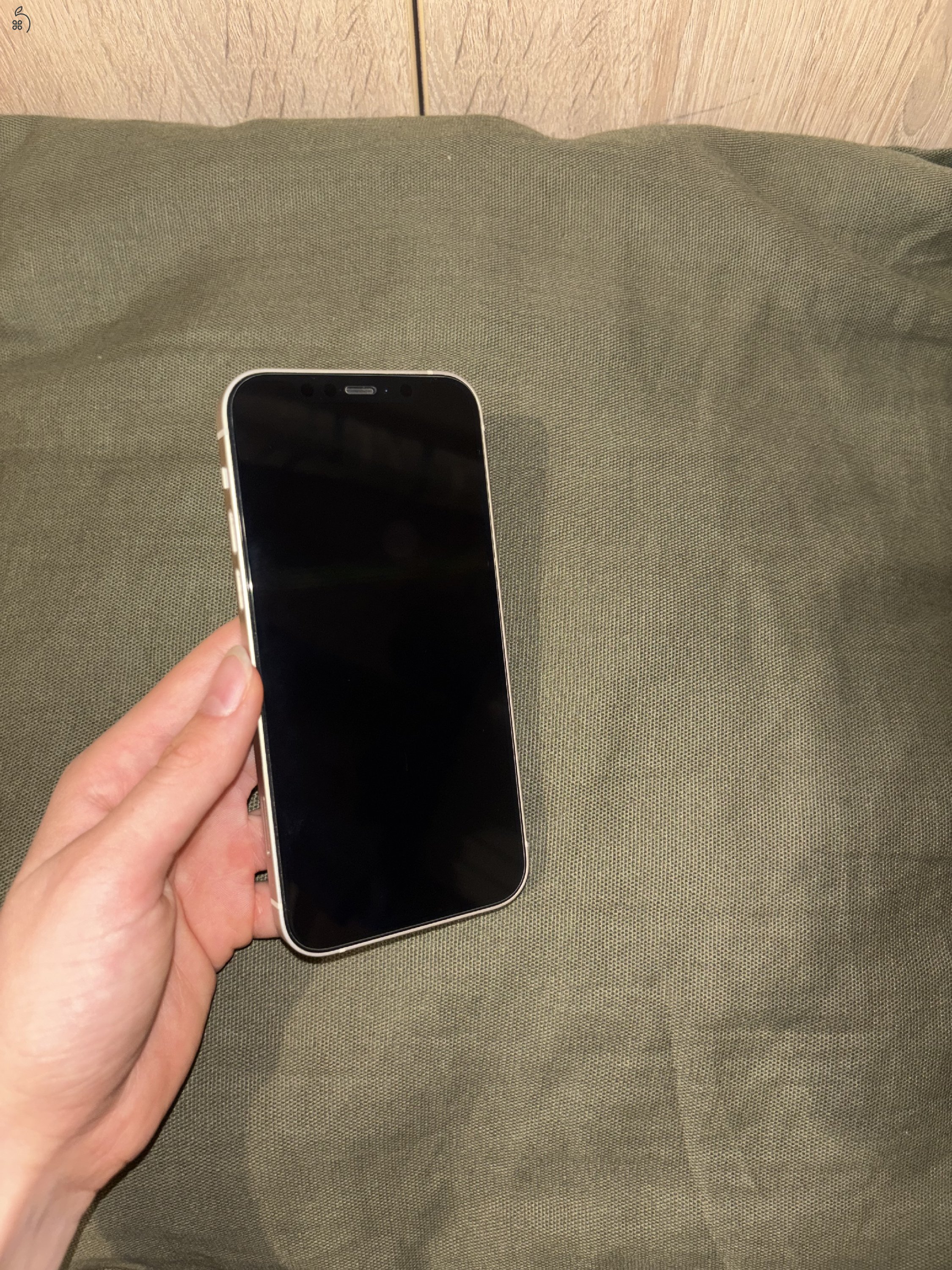 iPhone 12 64GB fehér eladó