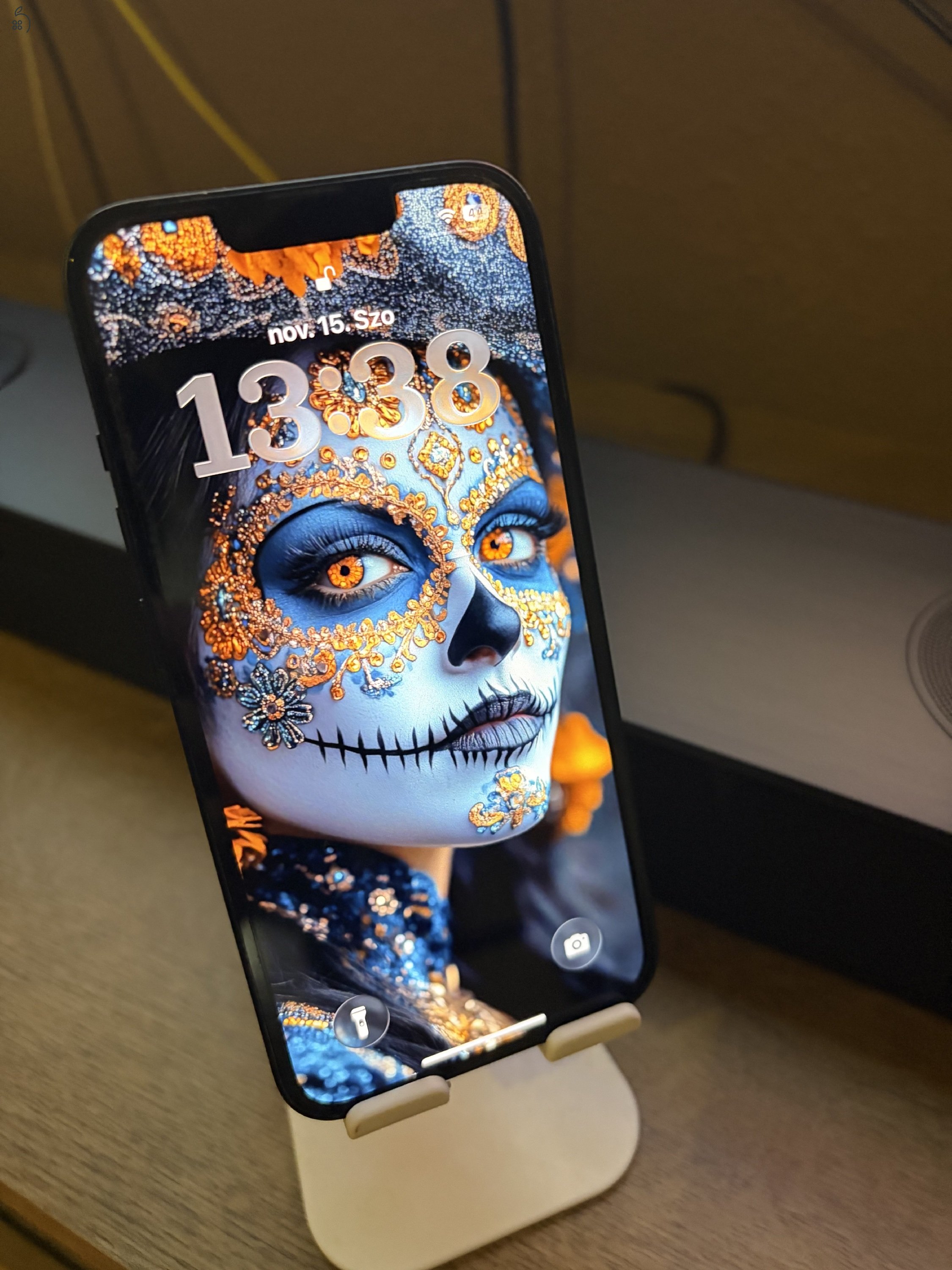 Újszerű, karcmentes, iPhone 13